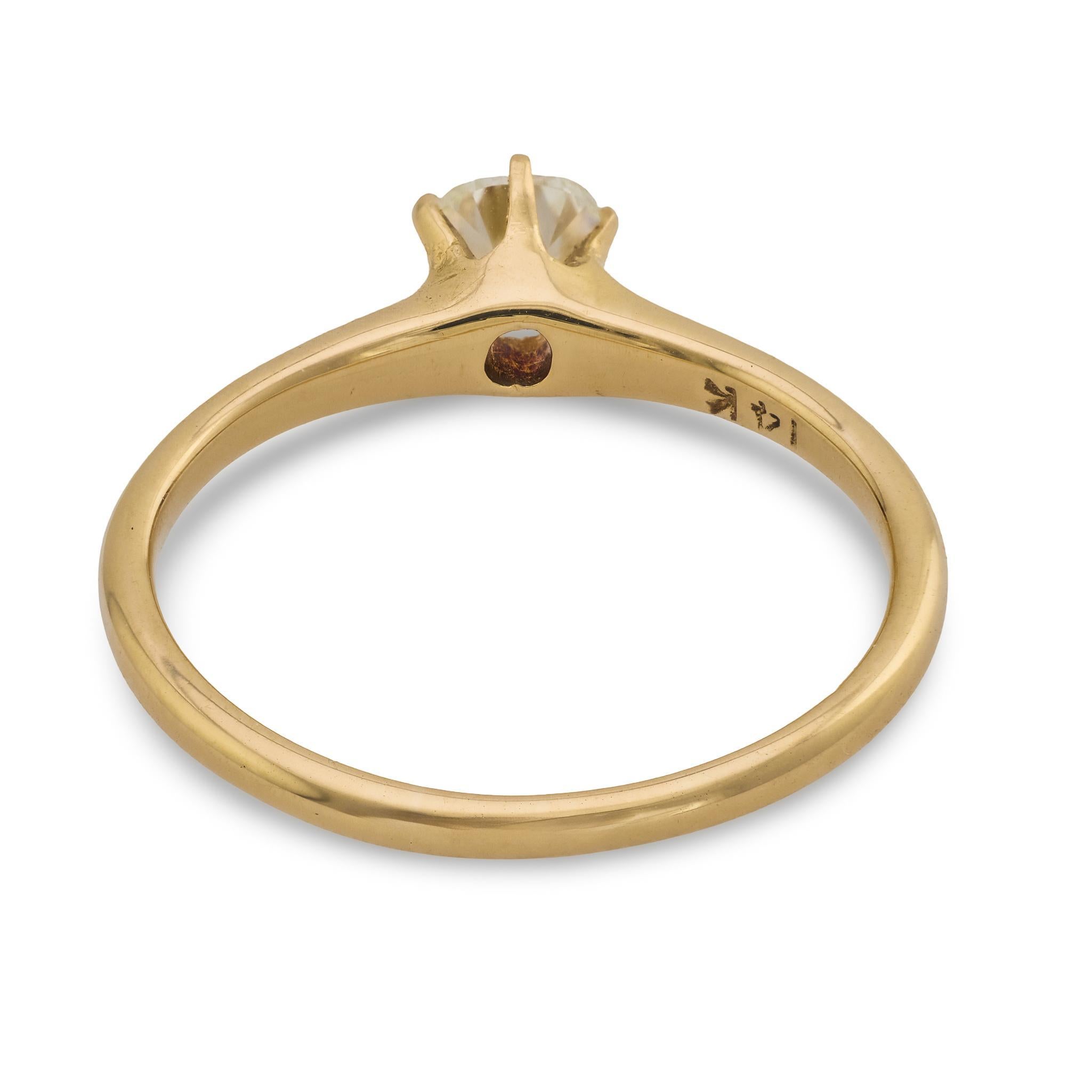 Viktorianischer Solitär-Verlobungsring mit Diamanten im Minenschliff aus 14k Gelbgold im Angebot 2