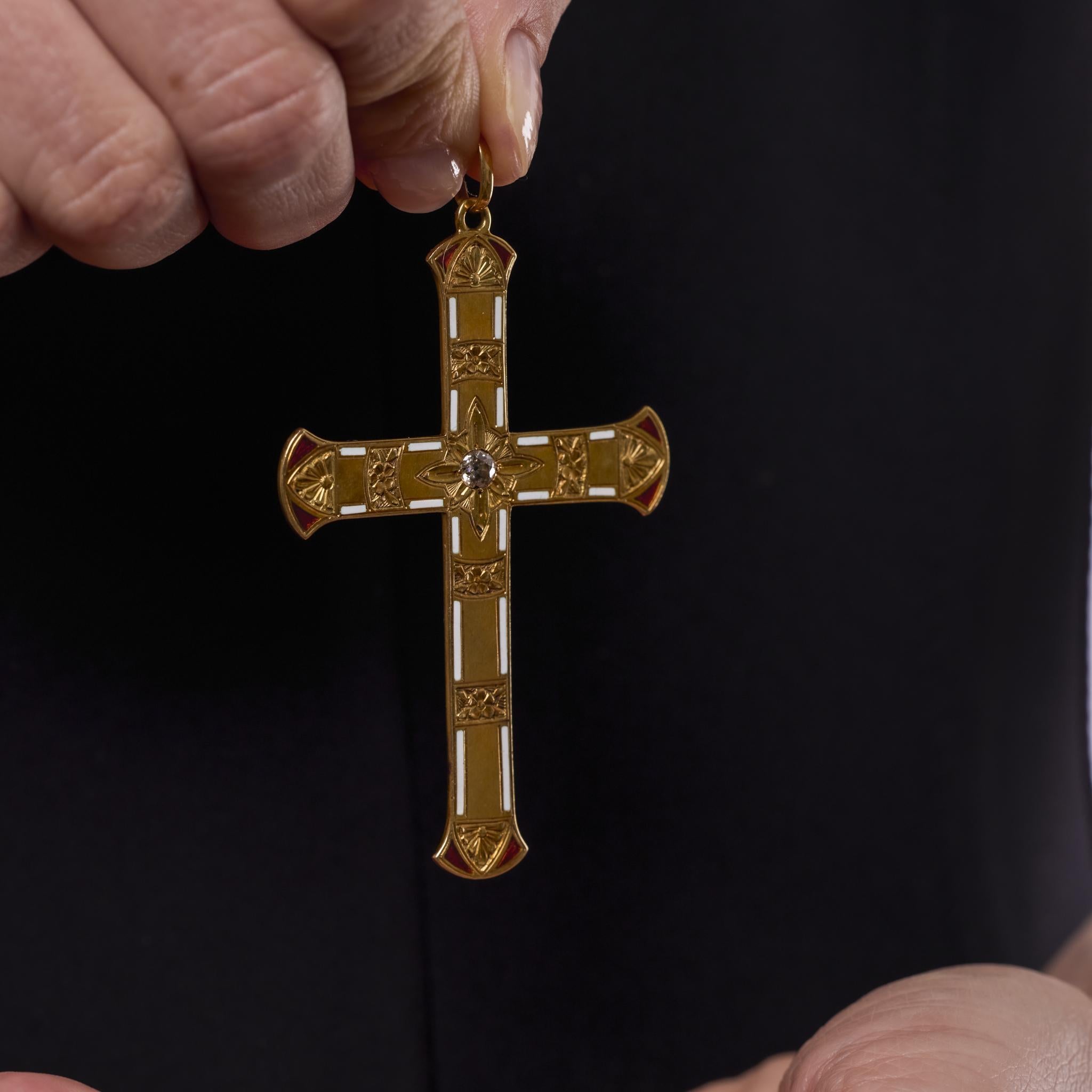 Taille vieille mine Pendentif croix victorien en or 18 carats, émail rouge et blanc en vente