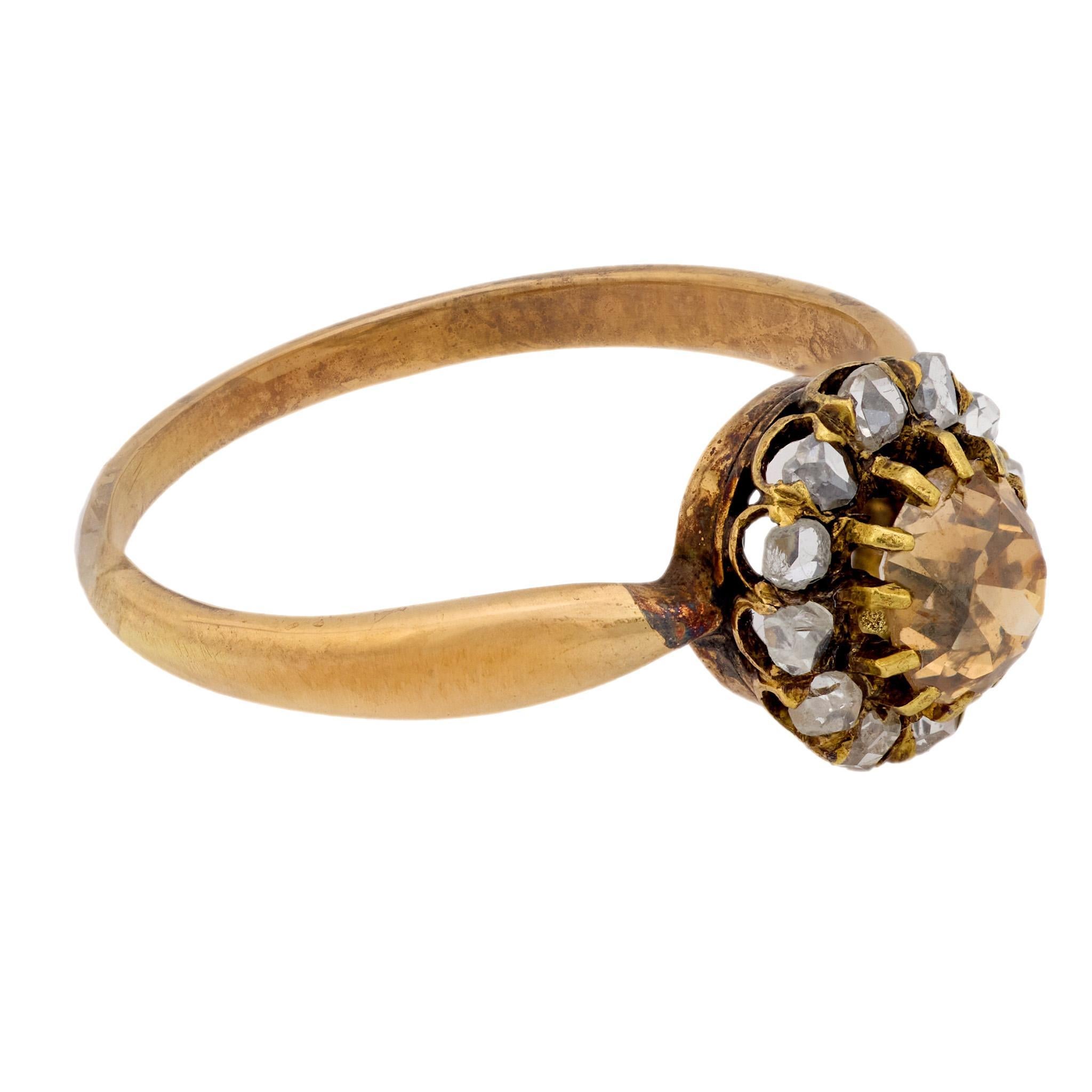 Taille vieille mine Bague victorienne à grappes de diamants taille ancienne mine en or jaune 18 carats en vente