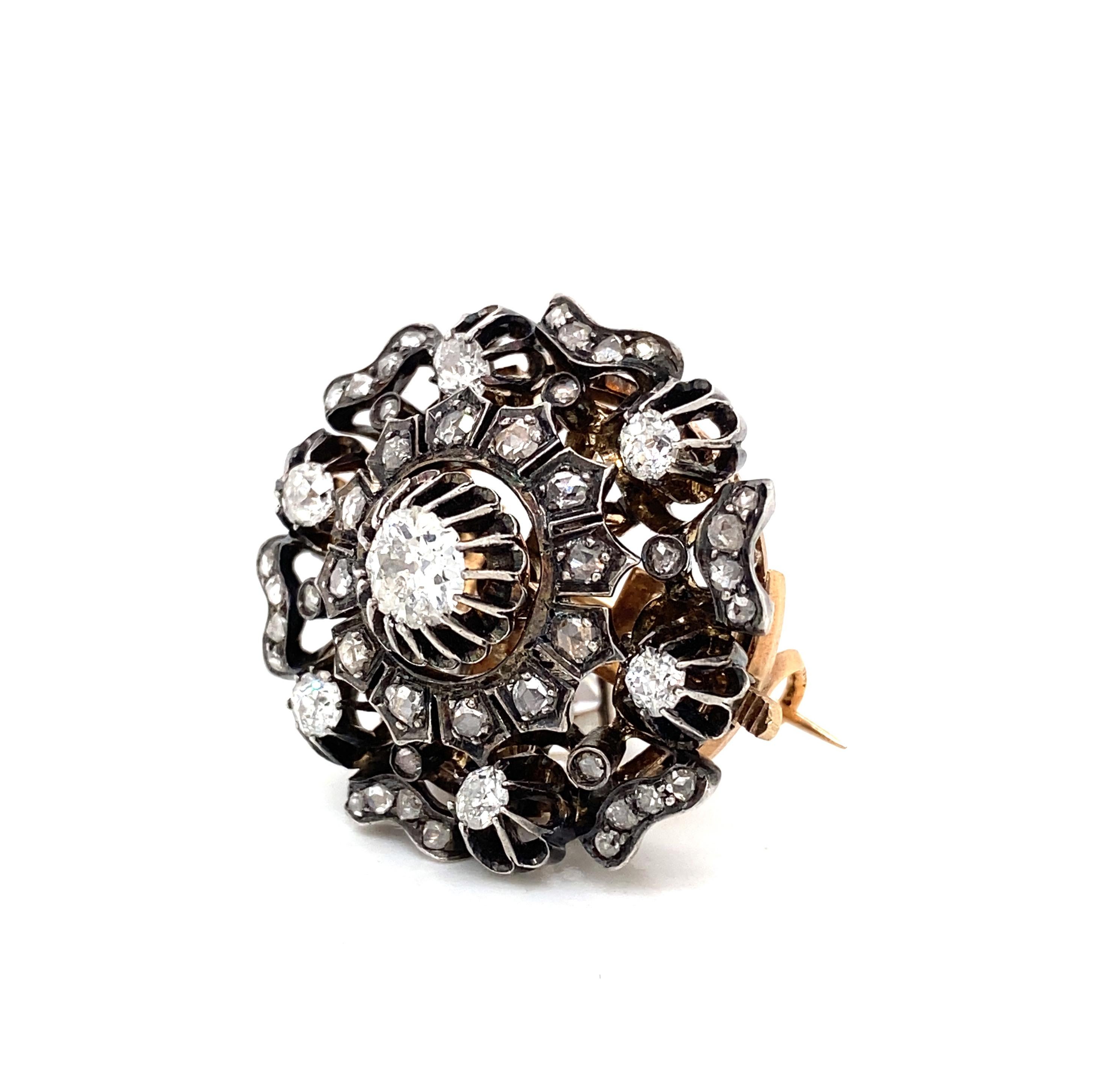 Victorien tardif Broche ancienne victorienne en argent et or avec diamants taille vieille mine en vente