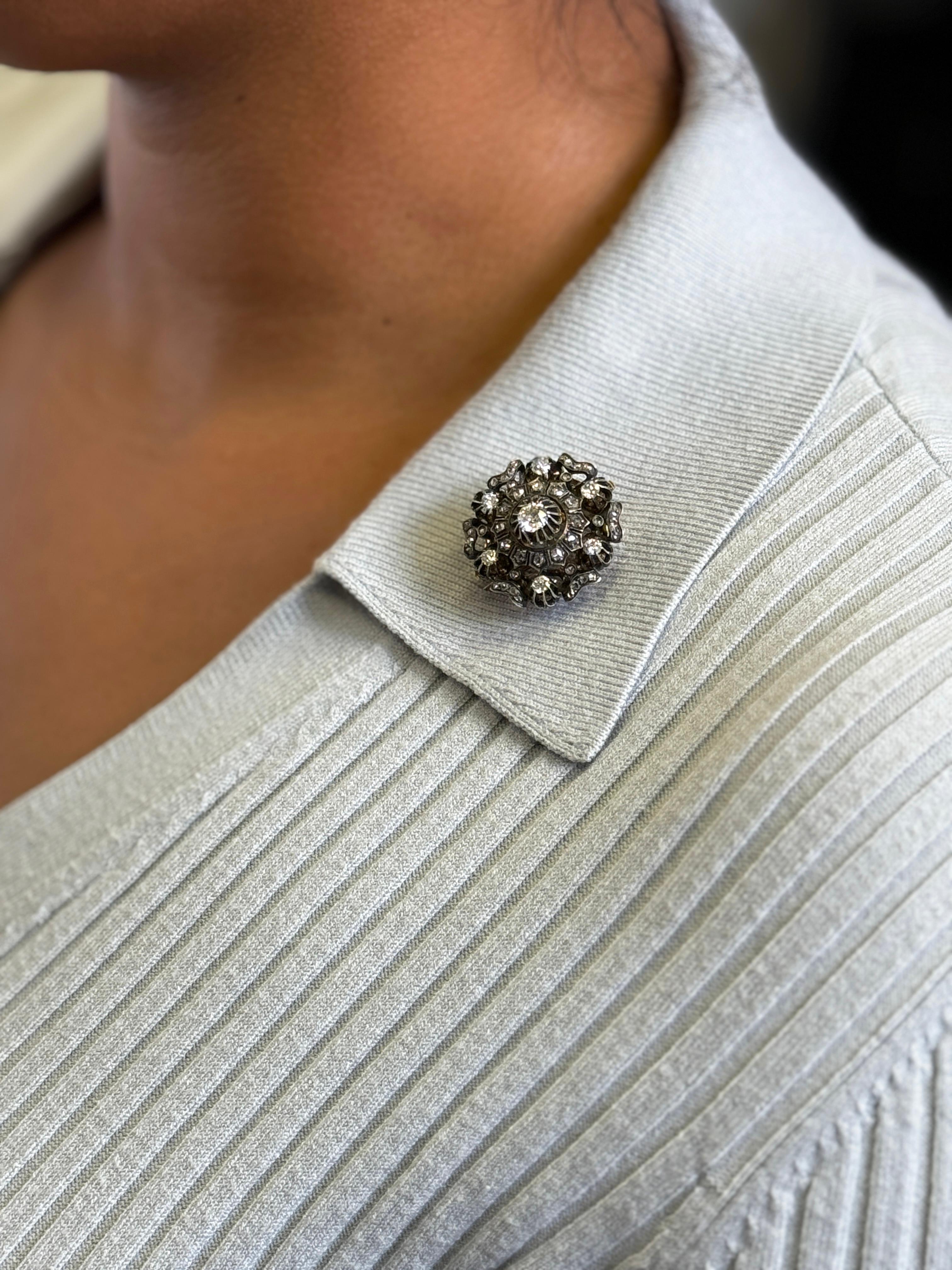 Broche ancienne victorienne en argent et or avec diamants taille vieille mine en vente 3