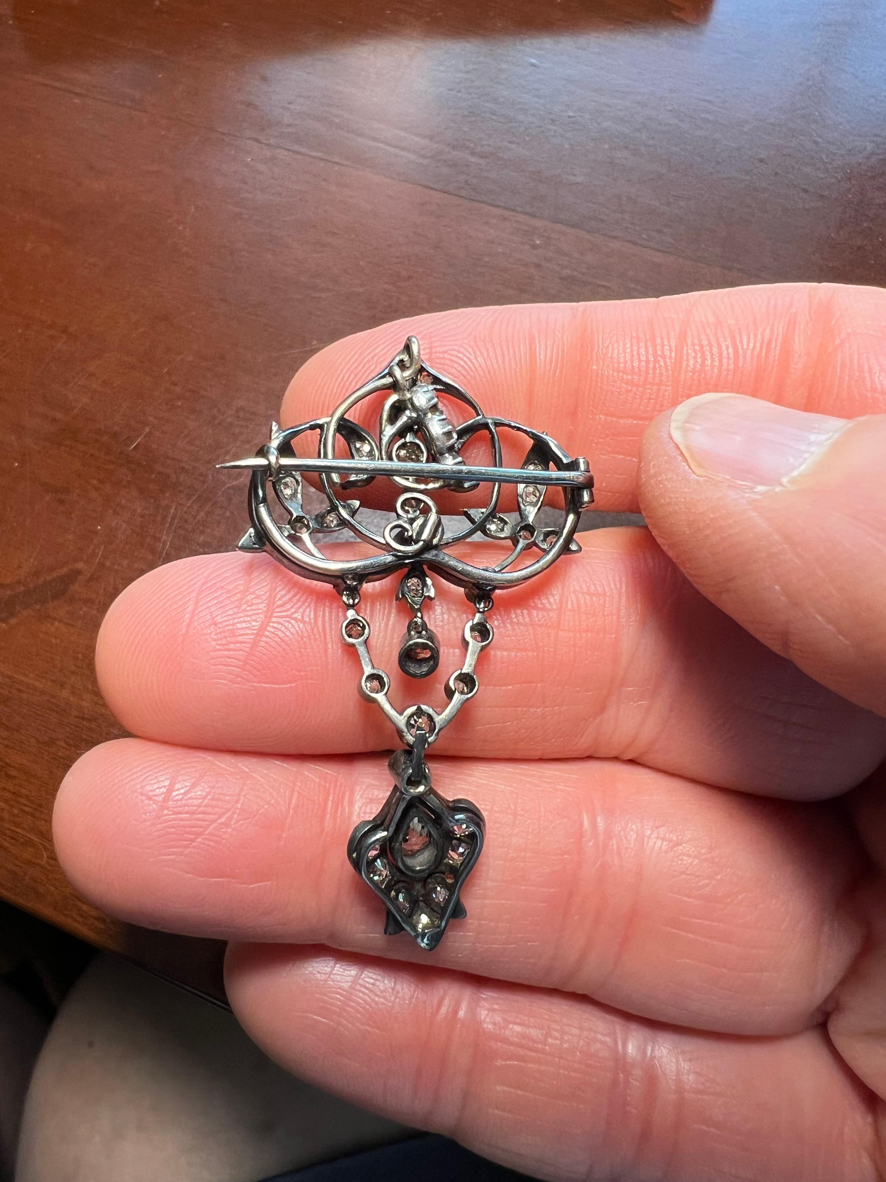 da uomo o donna Ciondolo a spilla in oro e argento con diamanti Old Mine vittoriano, circa 1890 in vendita