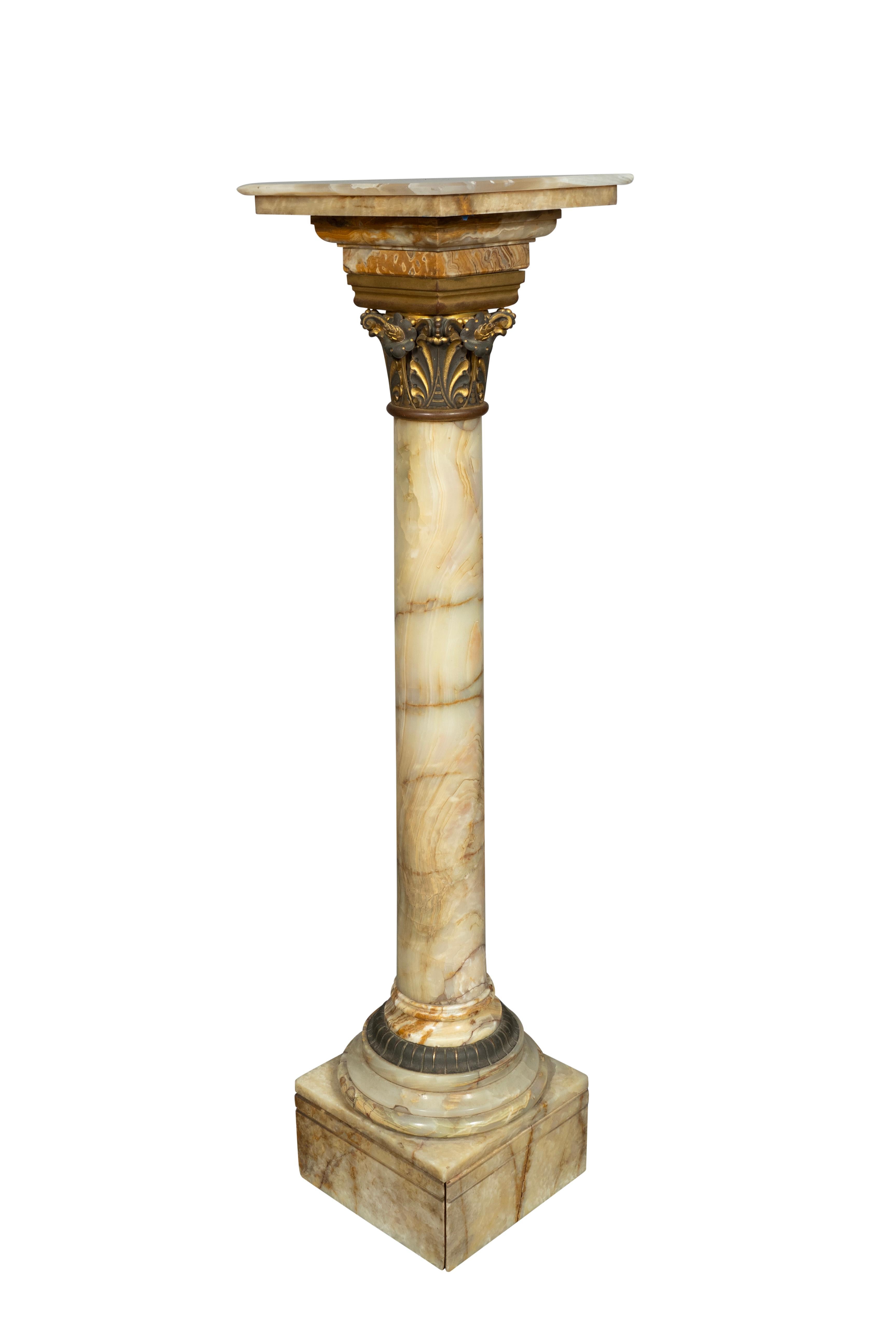 Français Pedestal victorien en bronze et onyx en vente