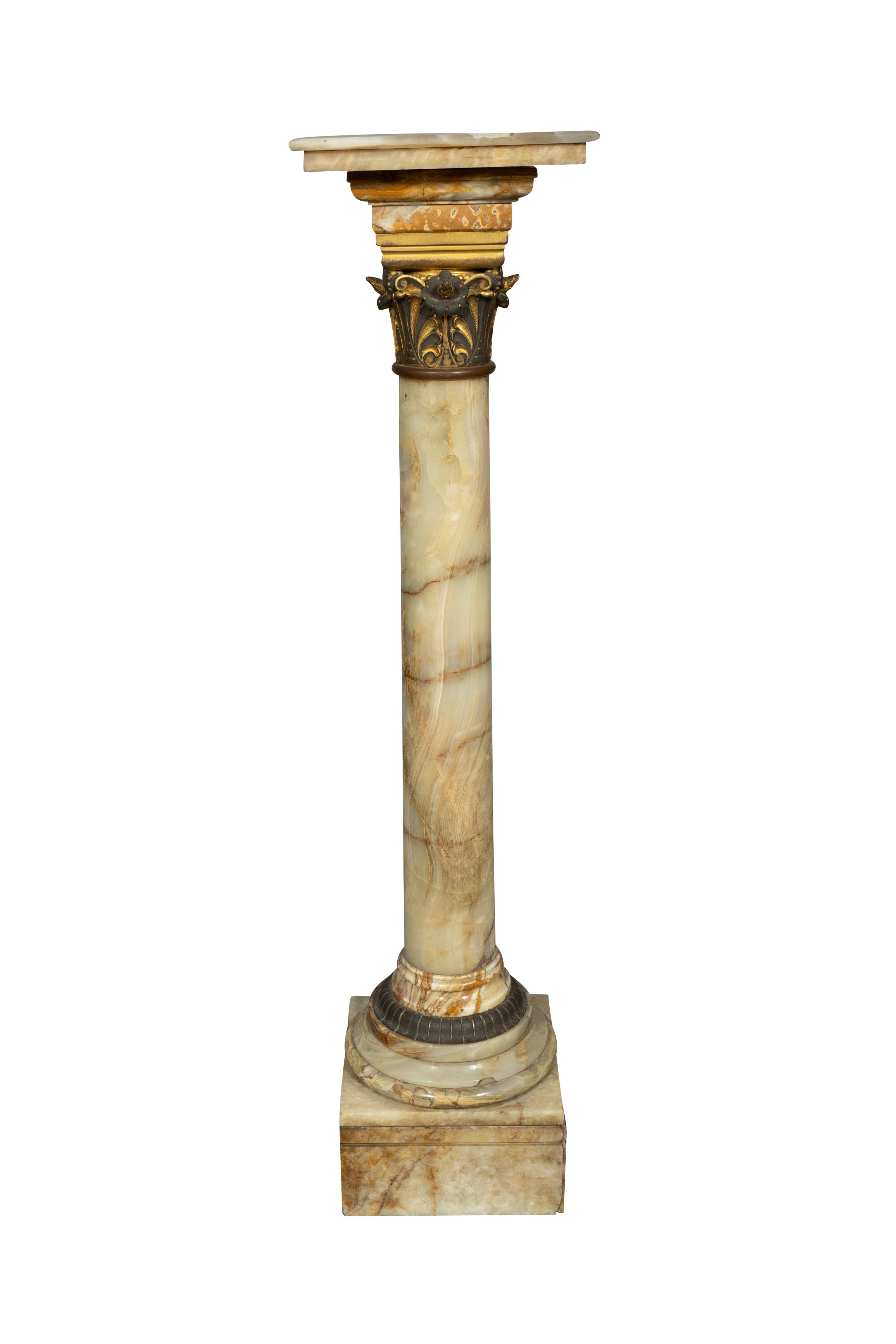 Pedestal victorien en bronze et onyx Bon état - En vente à Essex, MA