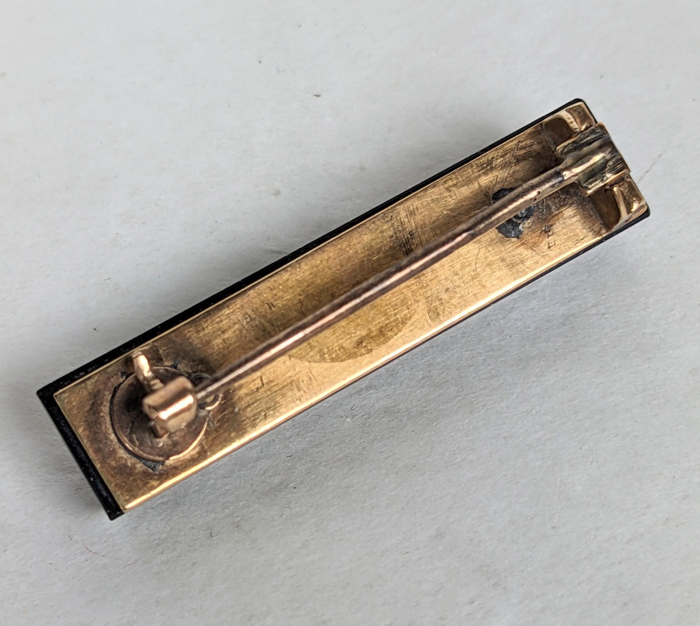 Viktorianische Brosche aus Onyx und Halbperlen im Zustand „Gut“ im Angebot in New York, NY