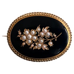Antique Victorian Onyx and Pearl mourning brooch, 9k yellow gold