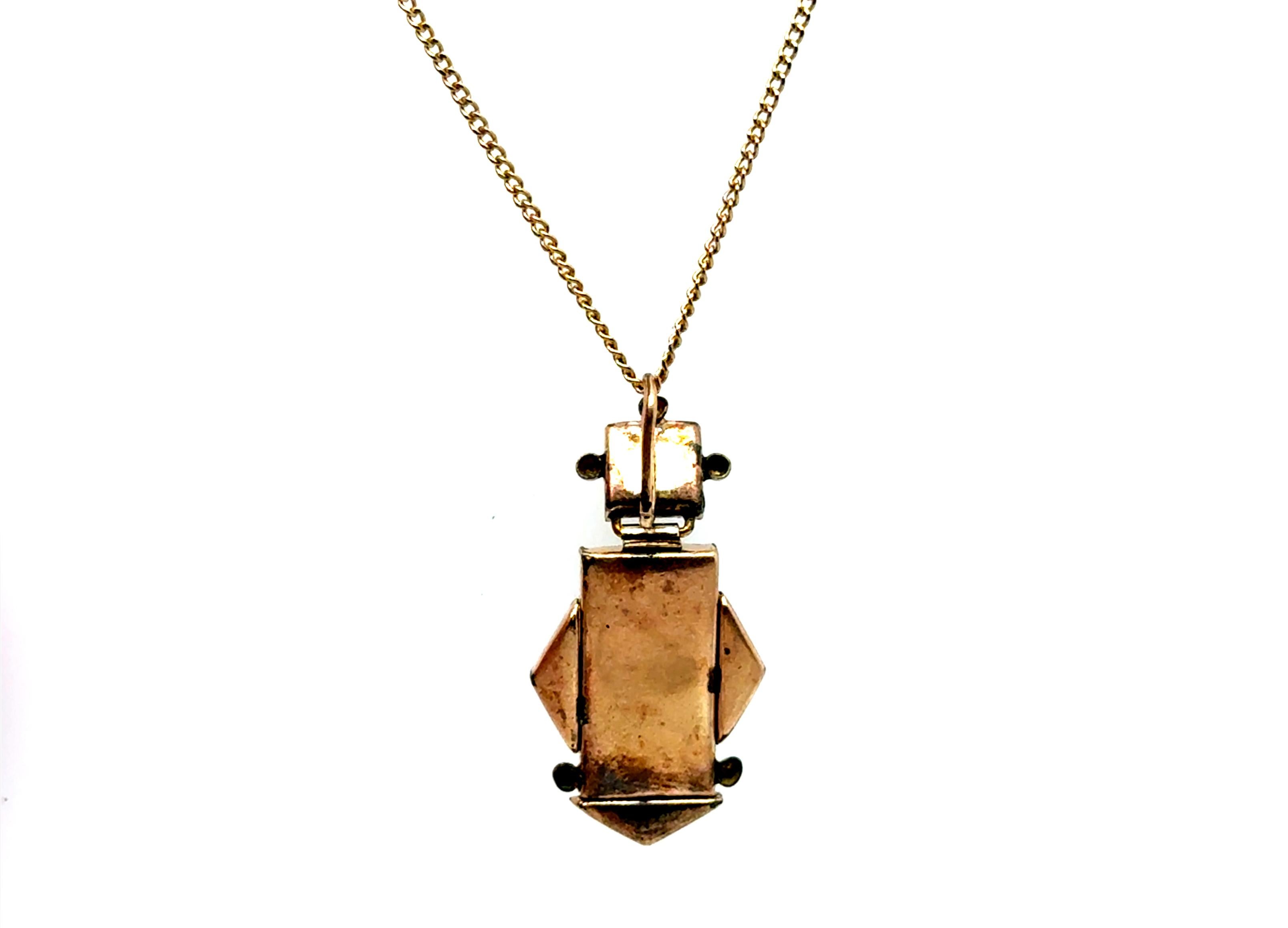 Cabochon Ciondolo di onice vittoriano in oro giallo 14 carati, antico e originale del 1880 in vendita