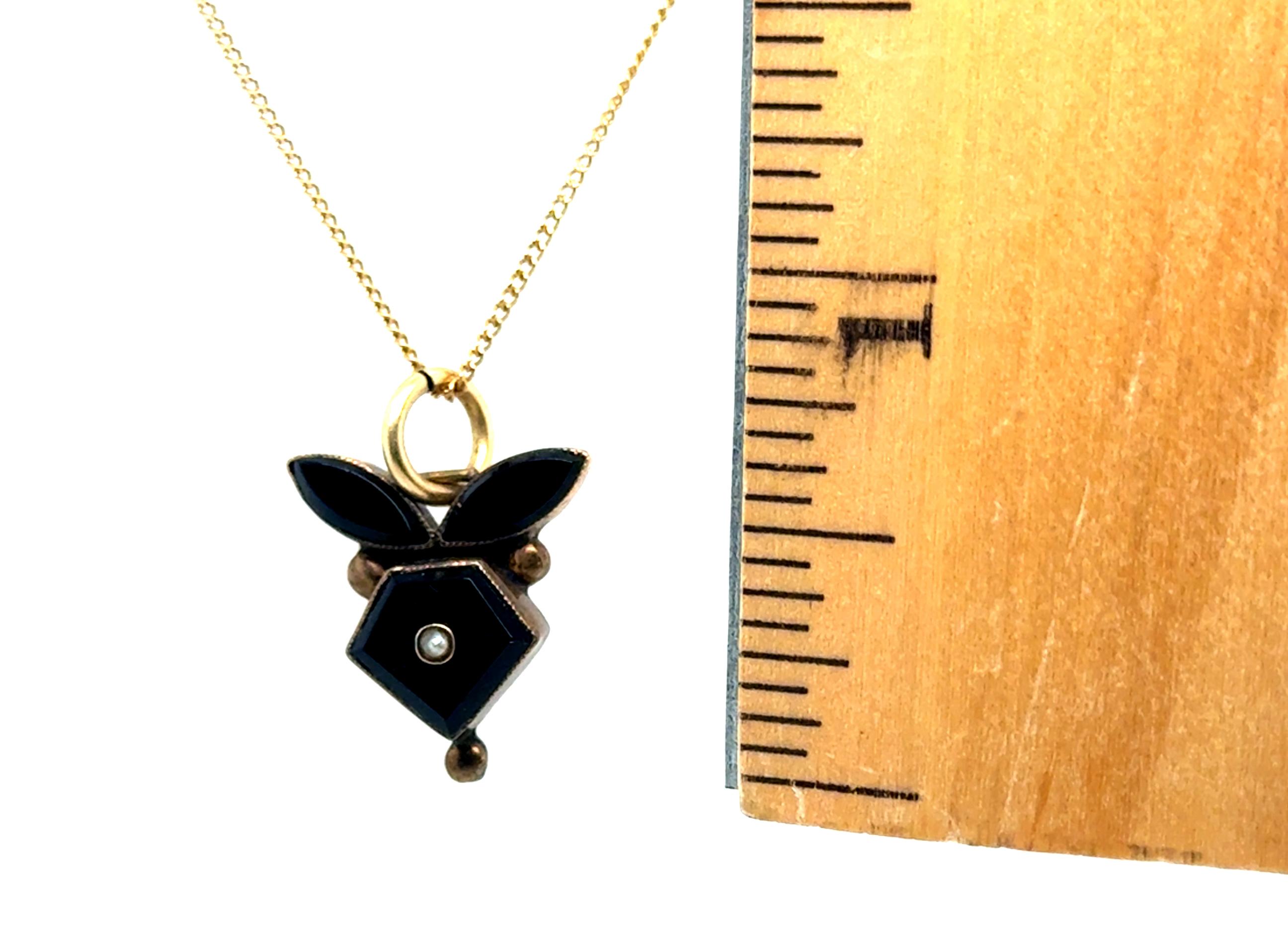 Donna Ciondolo di collana di onice vittoriano in oro giallo 14K originale antico del 1850 in vendita