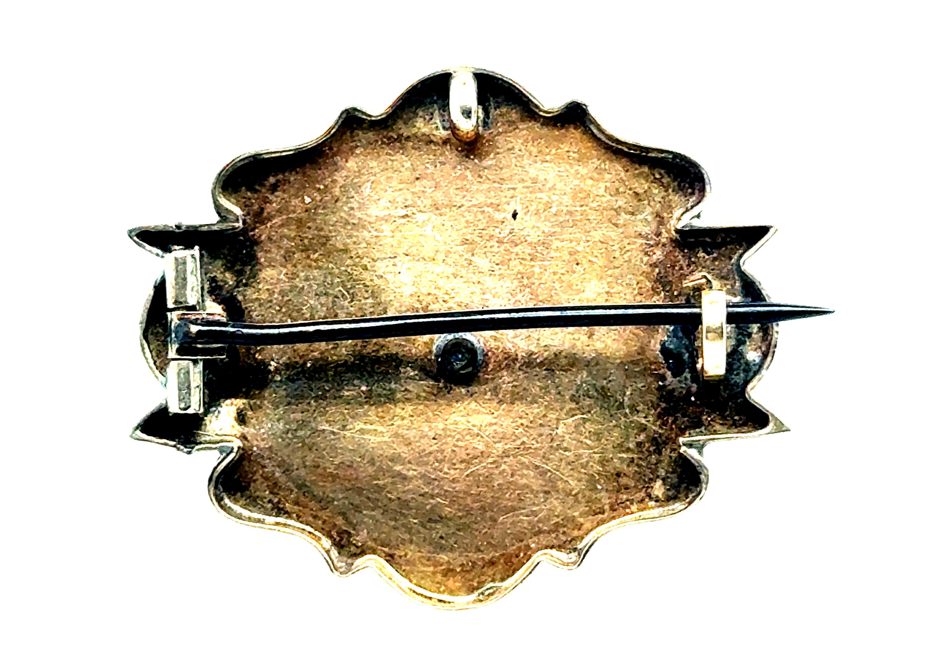 Taglio rotondo Spilla vittoriana con perla d'onice Ciondolo a forma di fiore in oro giallo 14 carati Originale antico in vendita