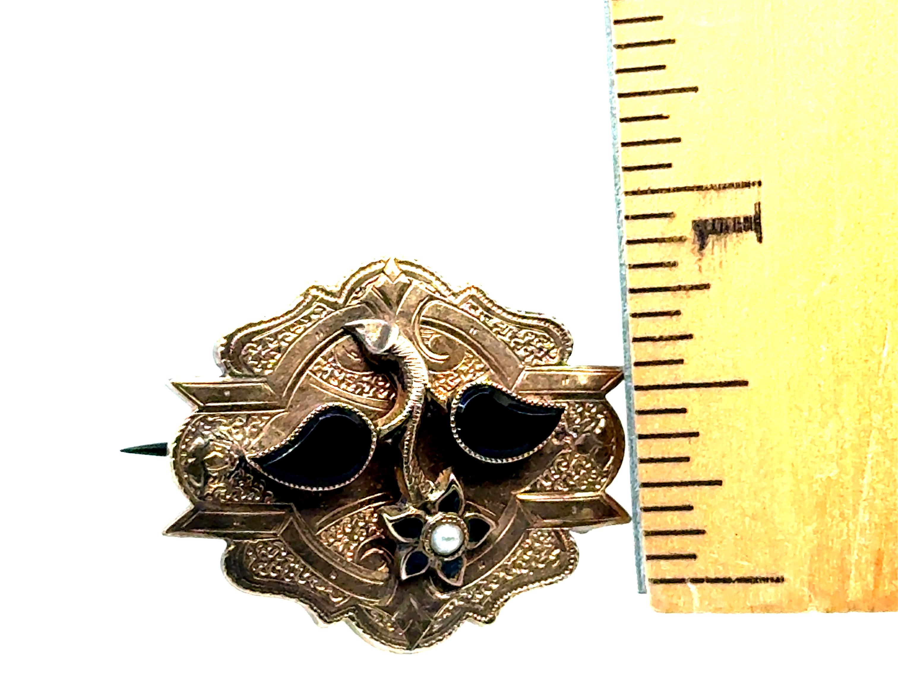 Spilla vittoriana con perla d'onice Ciondolo a forma di fiore in oro giallo 14 carati Originale antico In condizioni ottime in vendita a Dearborn, MI