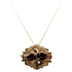 Spilla vittoriana con perla d'onice Ciondolo a forma di fiore in oro giallo 14 carati Originale antico