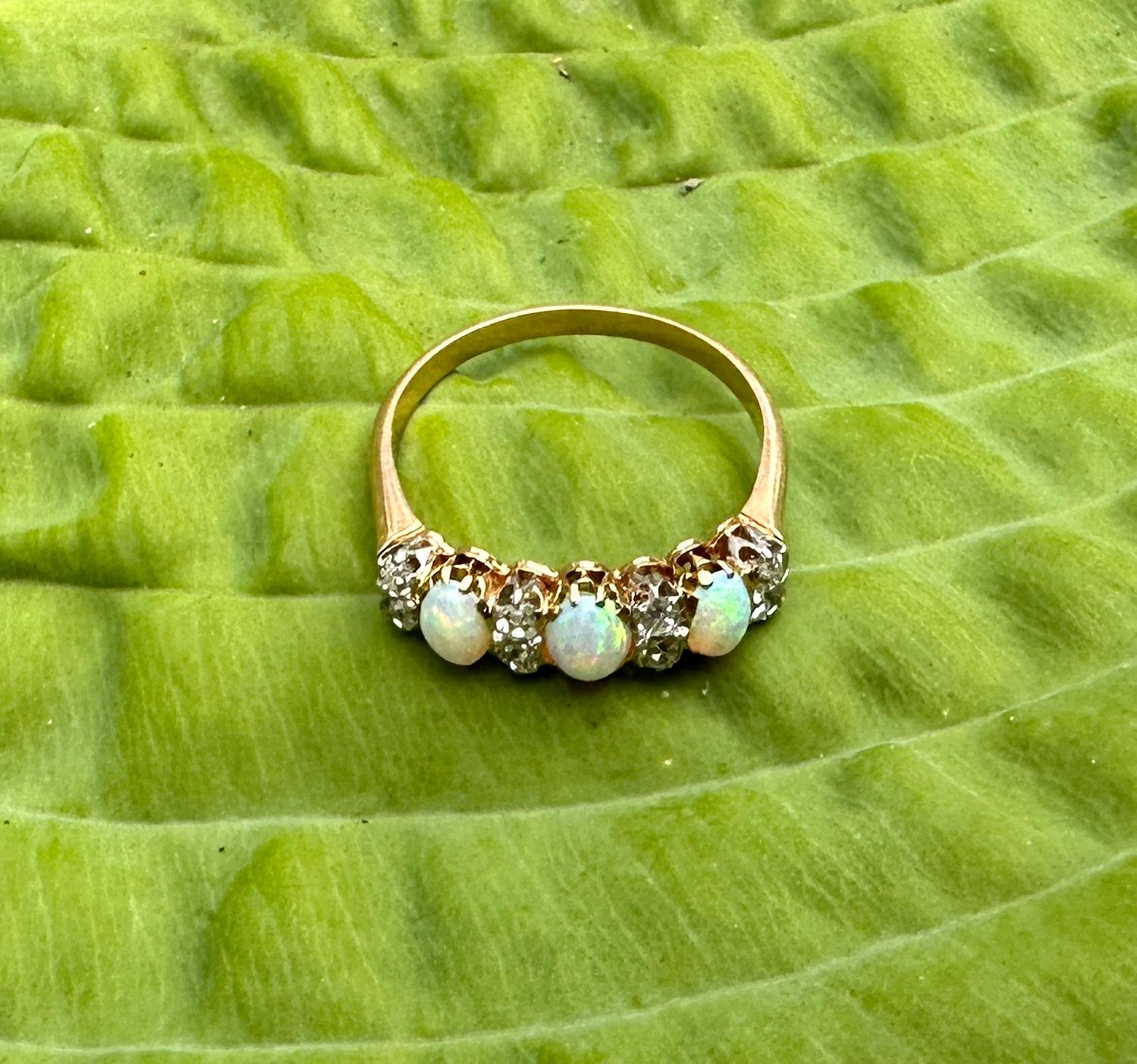 Victorian Opal .8 Carat Old Mine Cut Diamond Ring Antique Wedding Engagement en vente 1