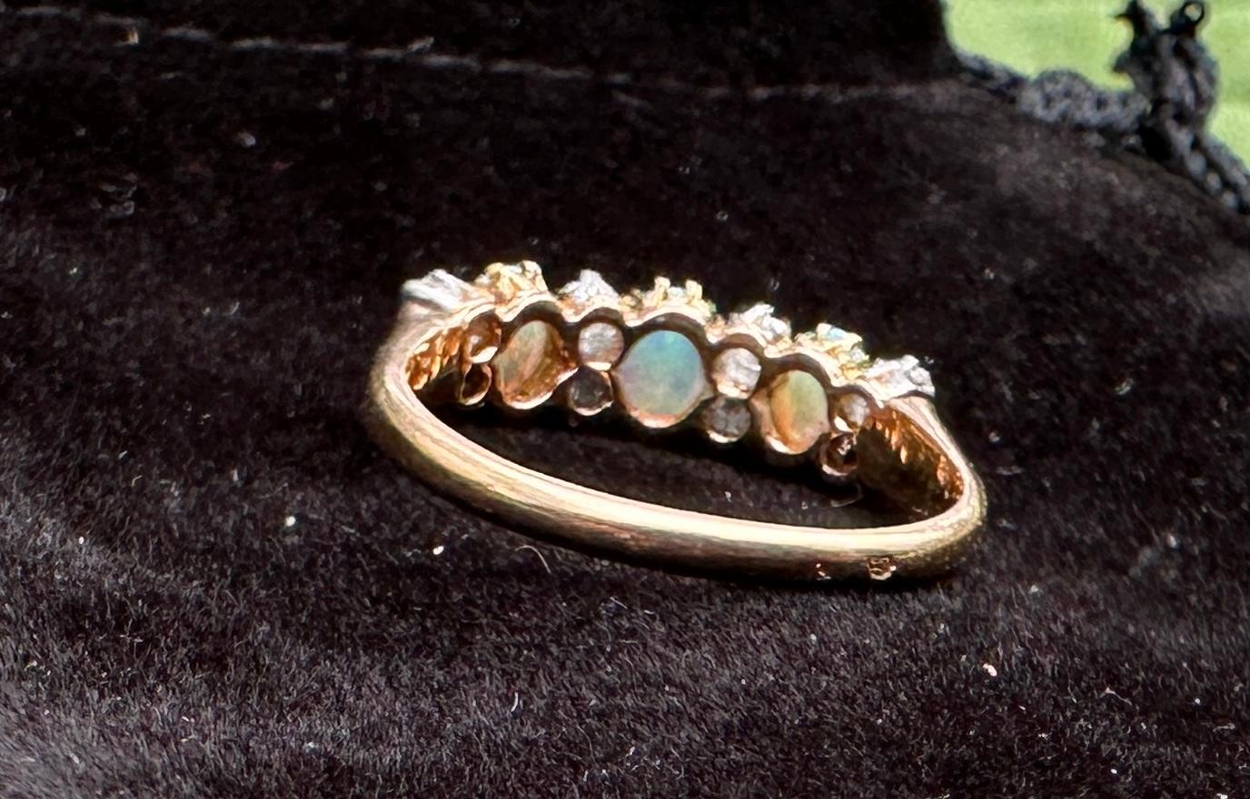 Victorian Opal .8 Carat Old Mine Cut Diamond Ring Antique Wedding Engagement en vente 3