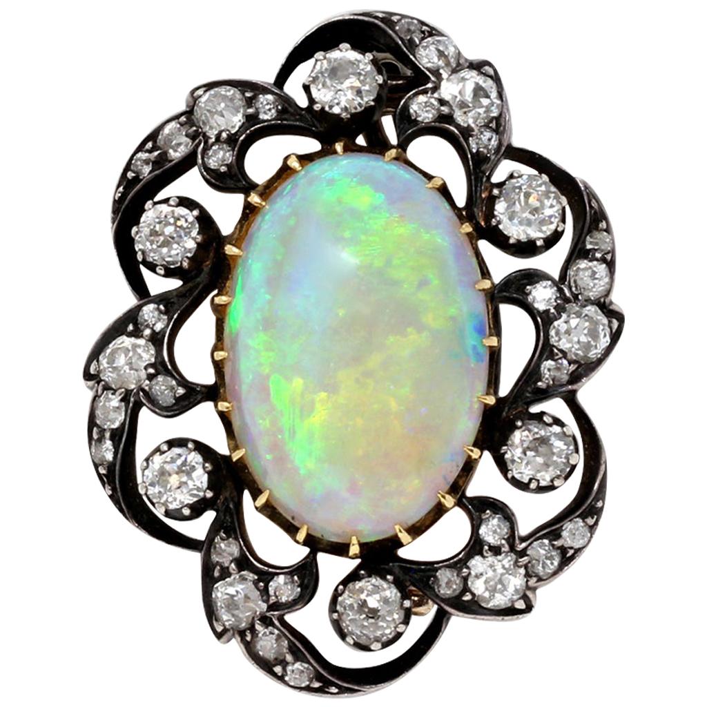 Broche victorienne en opale et diamants de 3 carats