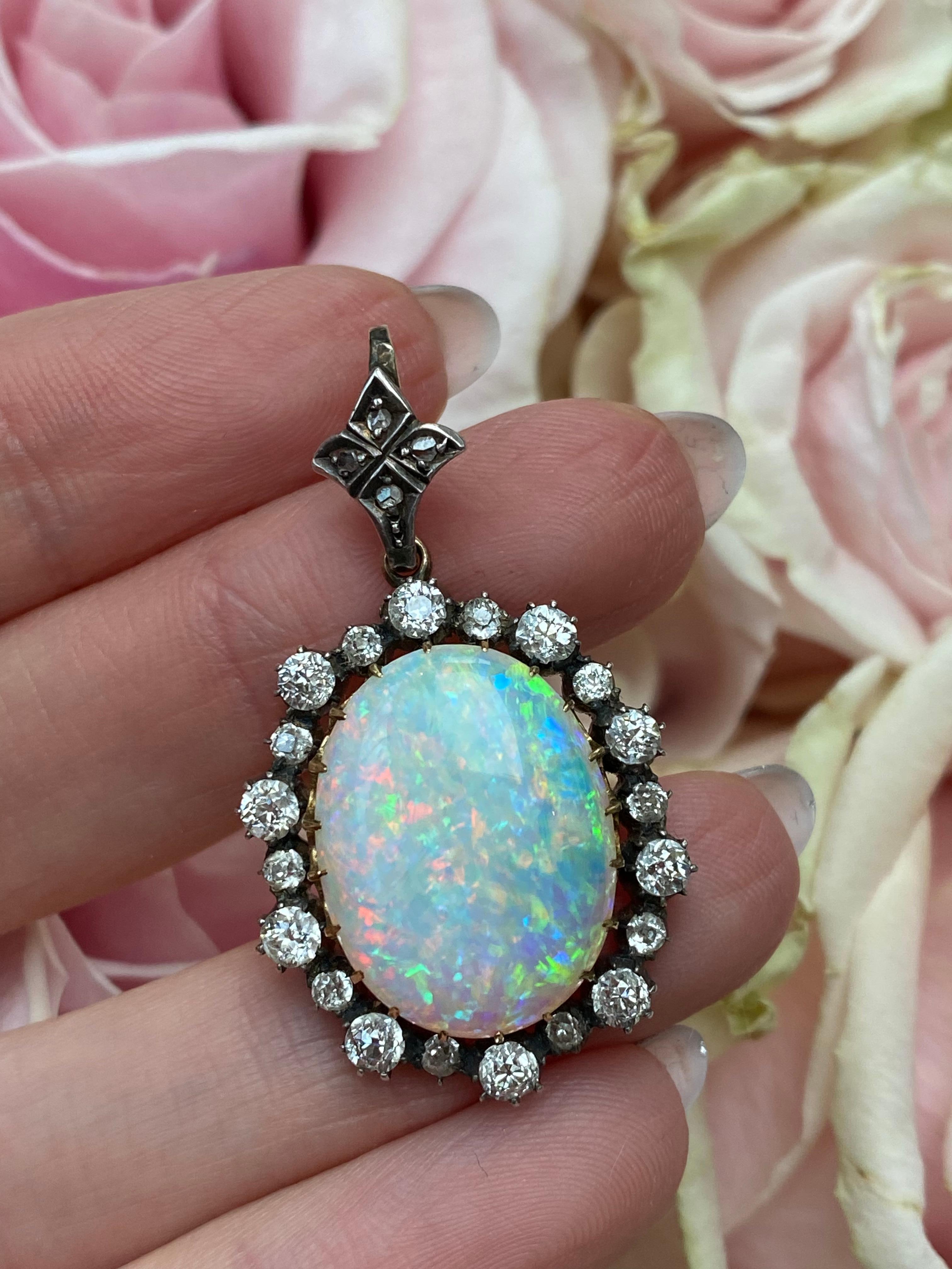 Viktorianischer Opal- und Diamant-Anhänger/Brosche im Zustand „Gut“ im Angebot in London, GB