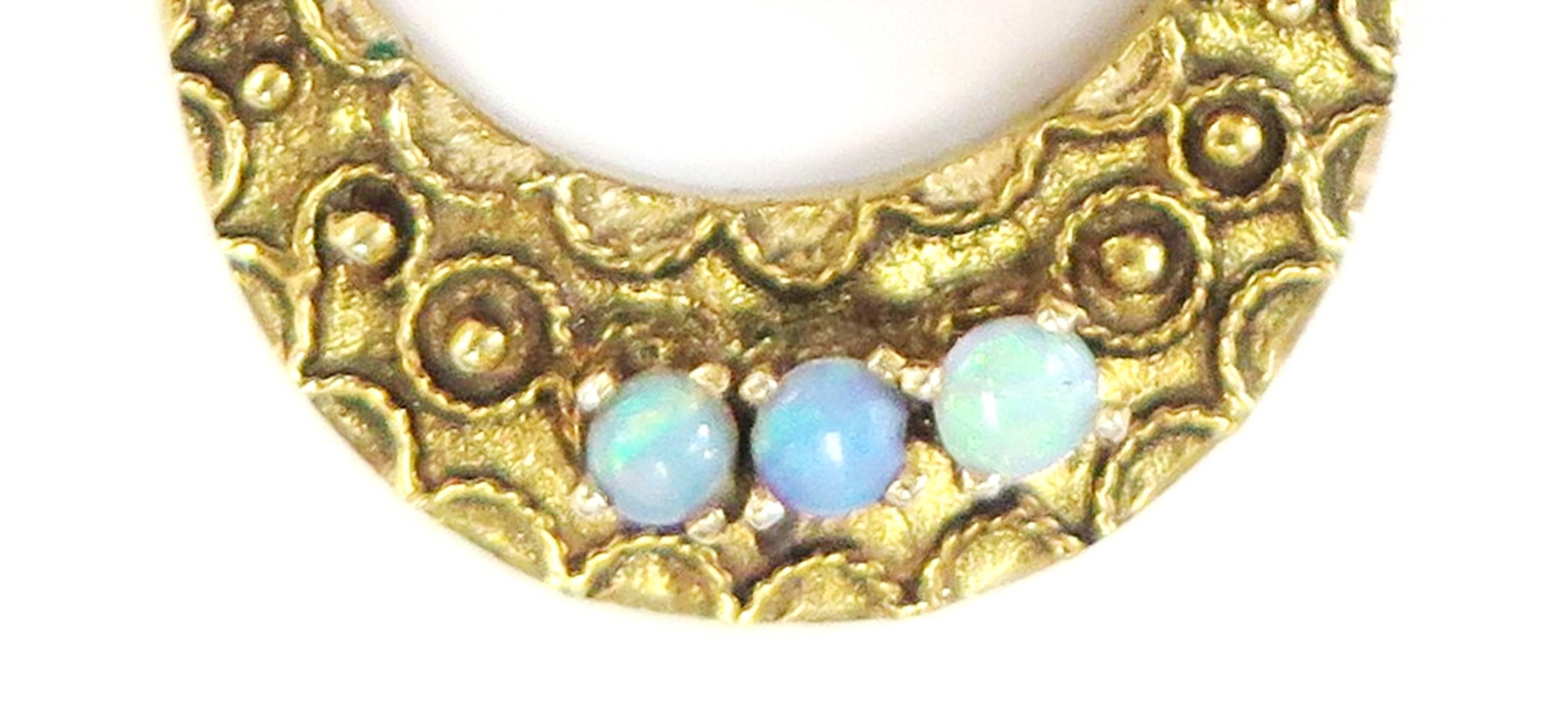 Victorian Opal and Onyx Pin / Pendant / 14 Karat Yellow Gold For Sale 1