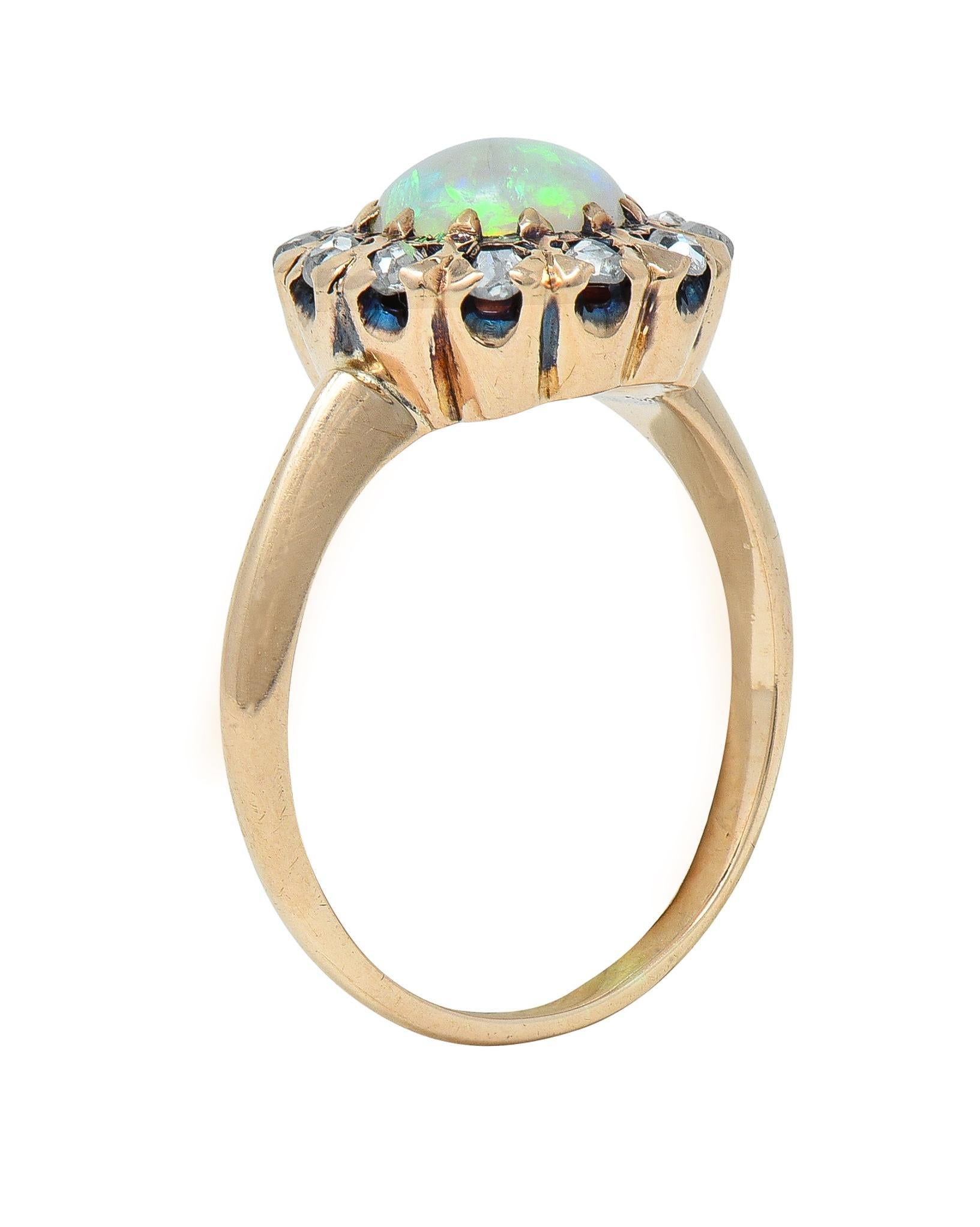 Antiker viktorianischer Opal Cabochon Diamant 14 Karat Gelbgold Halo-Ring 4