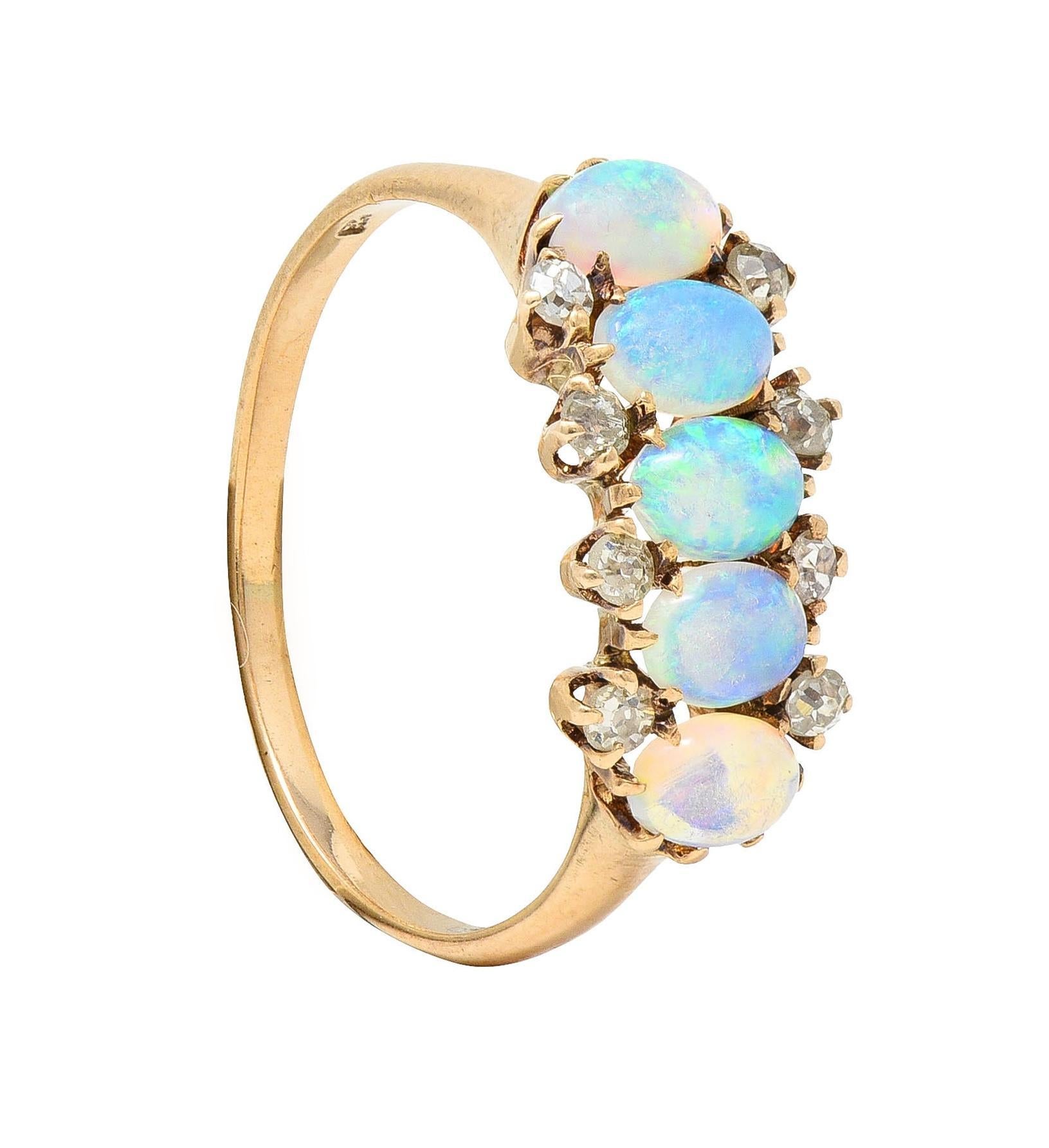 Antiker viktorianischer Opal Cabochon Diamant 14 Karat Gelbgold Fünf Stein Antiker Ring 8