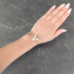 Brazalete victoriano de oro de 14 quilates con diamantes y ópalo antiguo con forma de trébol
