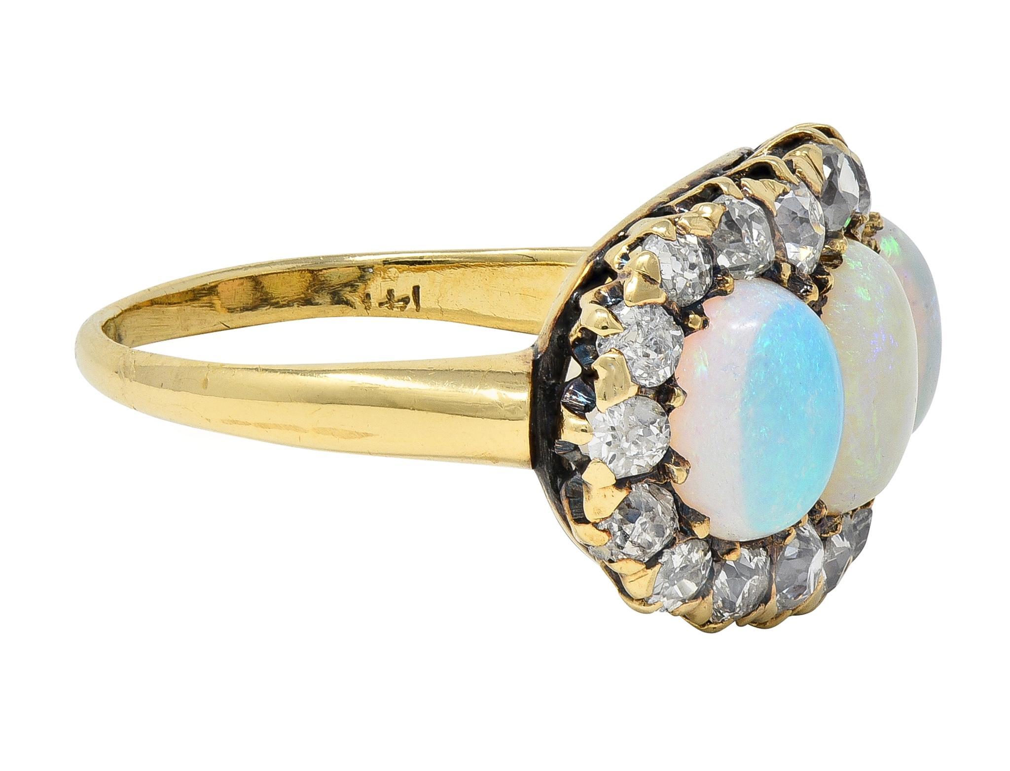 Taille ovale Bague Victorienne Opale Diamant Or Jaune 14 Karat Bague Opale Antique en vente