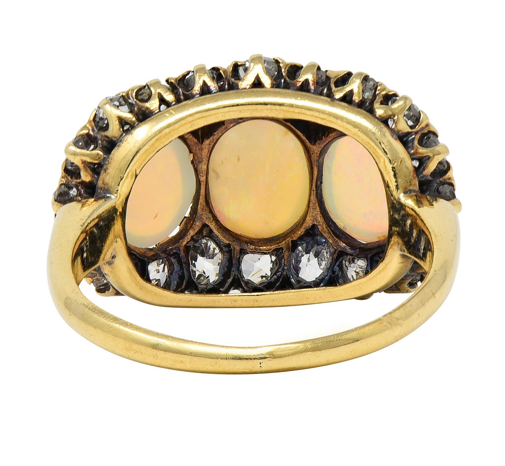 Bague Victorienne Opale Diamant Or Jaune 14 Karat Bague Opale Antique Excellent état - En vente à Philadelphia, PA