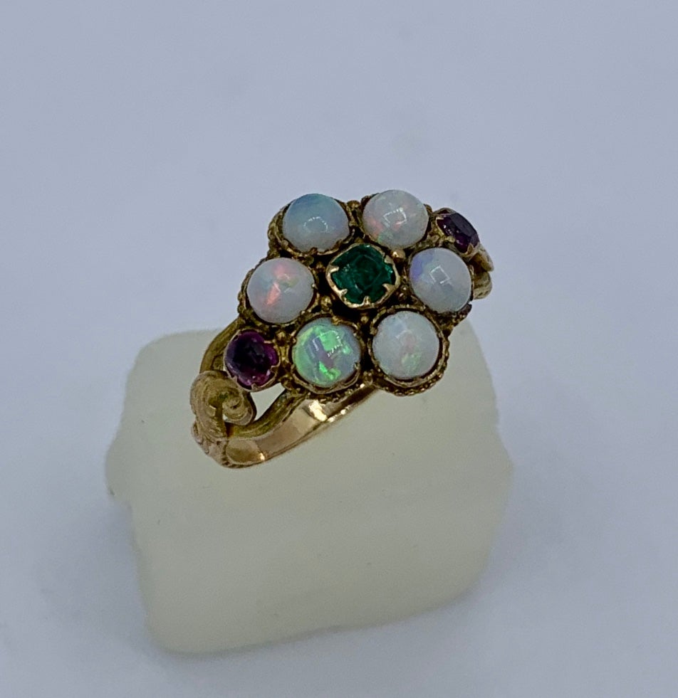Victorien Victorian Opal Emerald Ruby Ring Antique Wedding Engagement Ring 14 Karat Gold en vente