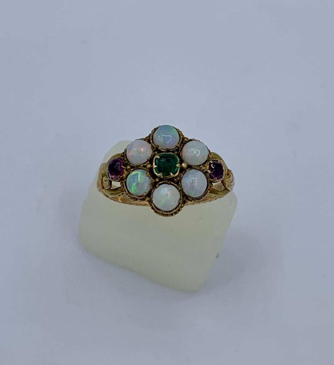 Victorian Opal Emerald Ruby Ring Antique Wedding Engagement Ring 14 Karat Gold Bon état - En vente à New York, NY