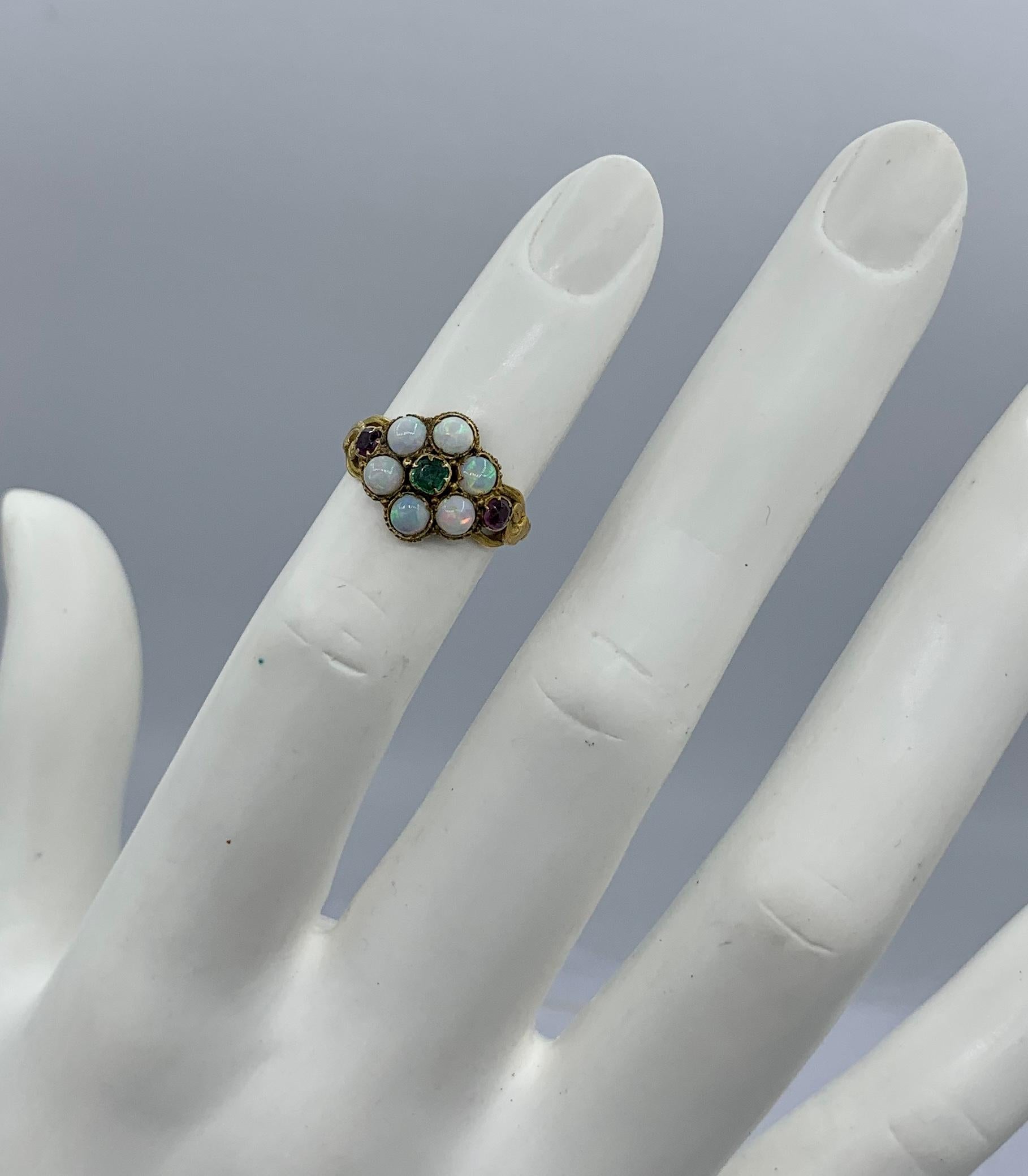 Victorian Opal Emerald Ruby Ring Antique Wedding Engagement Ring 14 Karat Gold en vente 1