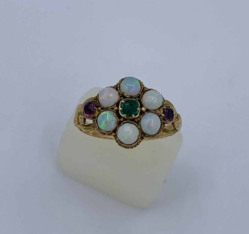 Victorian Opal Emerald Ruby Ring Antique Wedding Engagement Ring 14 Karat Gold en vente 2
