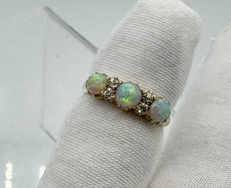 De las mujeres Victorian Opal Old Mine Cut Diamond Ring 18K Gold Antique Wedding Engagement en venta