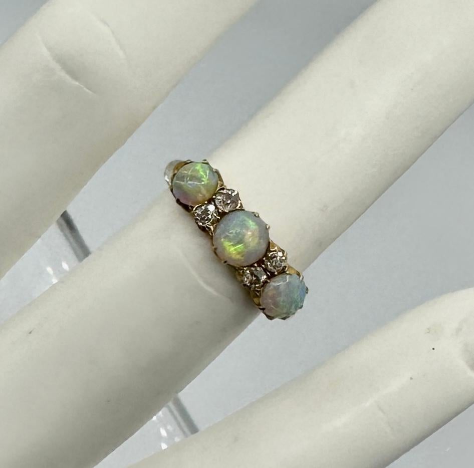 Victorian Opal Old Mine Cut Diamond Ring 18K Gold Antique Wedding Engagement en venta 1