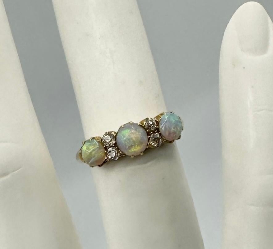 Victorian Opal Old Mine Cut Diamond Ring 18K Gold Antique Wedding Engagement en venta 2