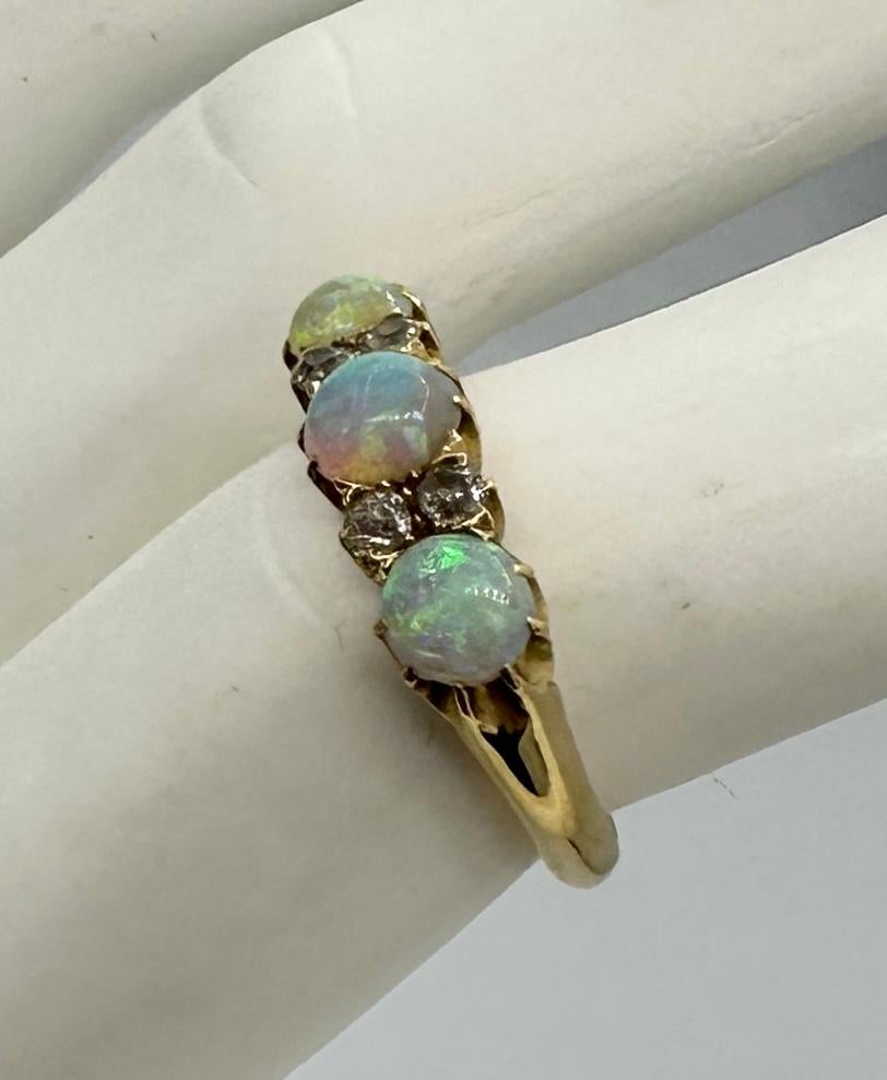 Victorian Opal Old Mine Cut Diamond Ring 18K Gold Antique Wedding Engagement en venta 3