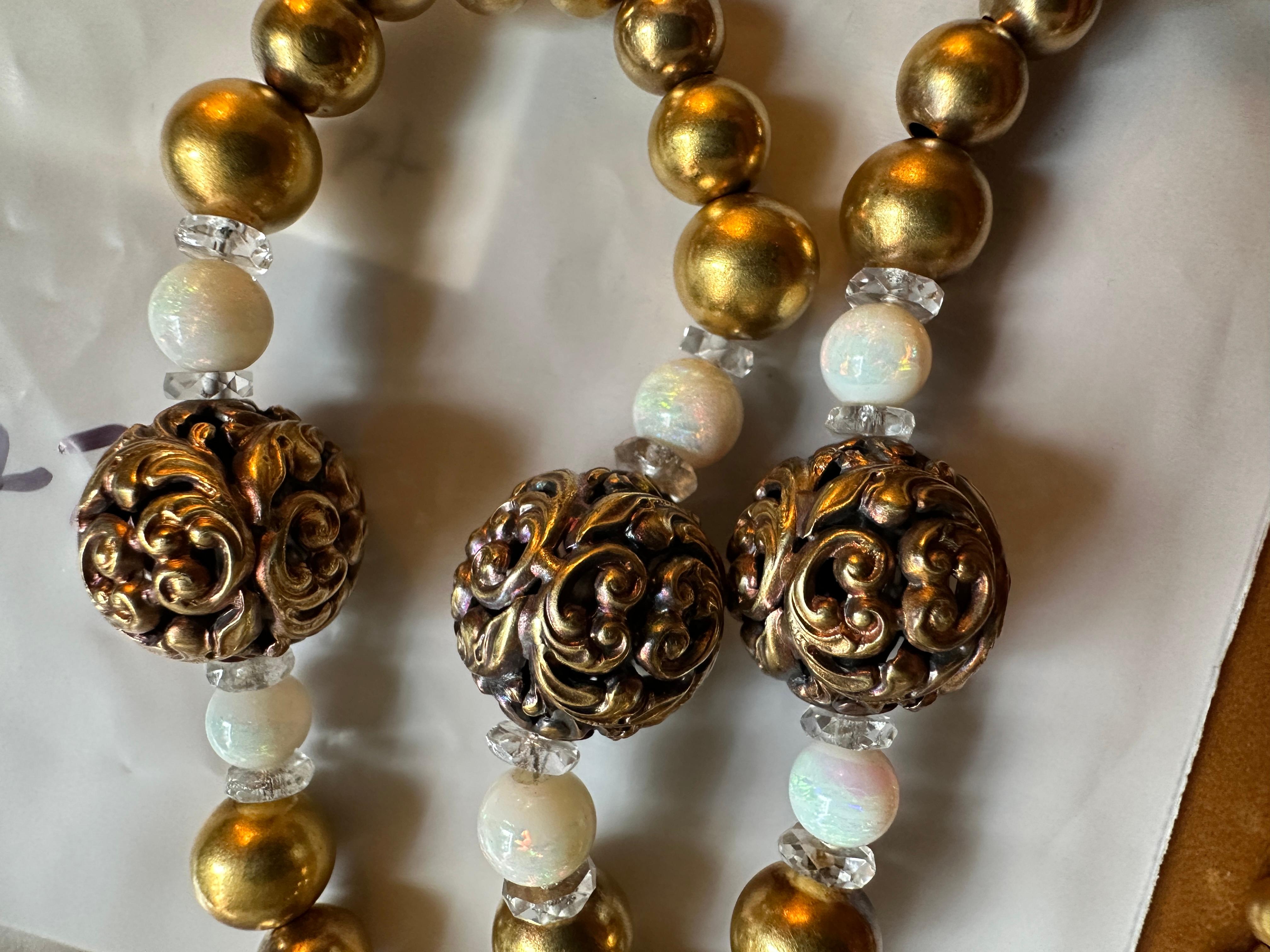 Viktorianische Opal-Bergkristall-Halskette 14 Karat Gold 17 Zoll Antikes Blumenmotiv im Zustand „Hervorragend“ im Angebot in New York, NY