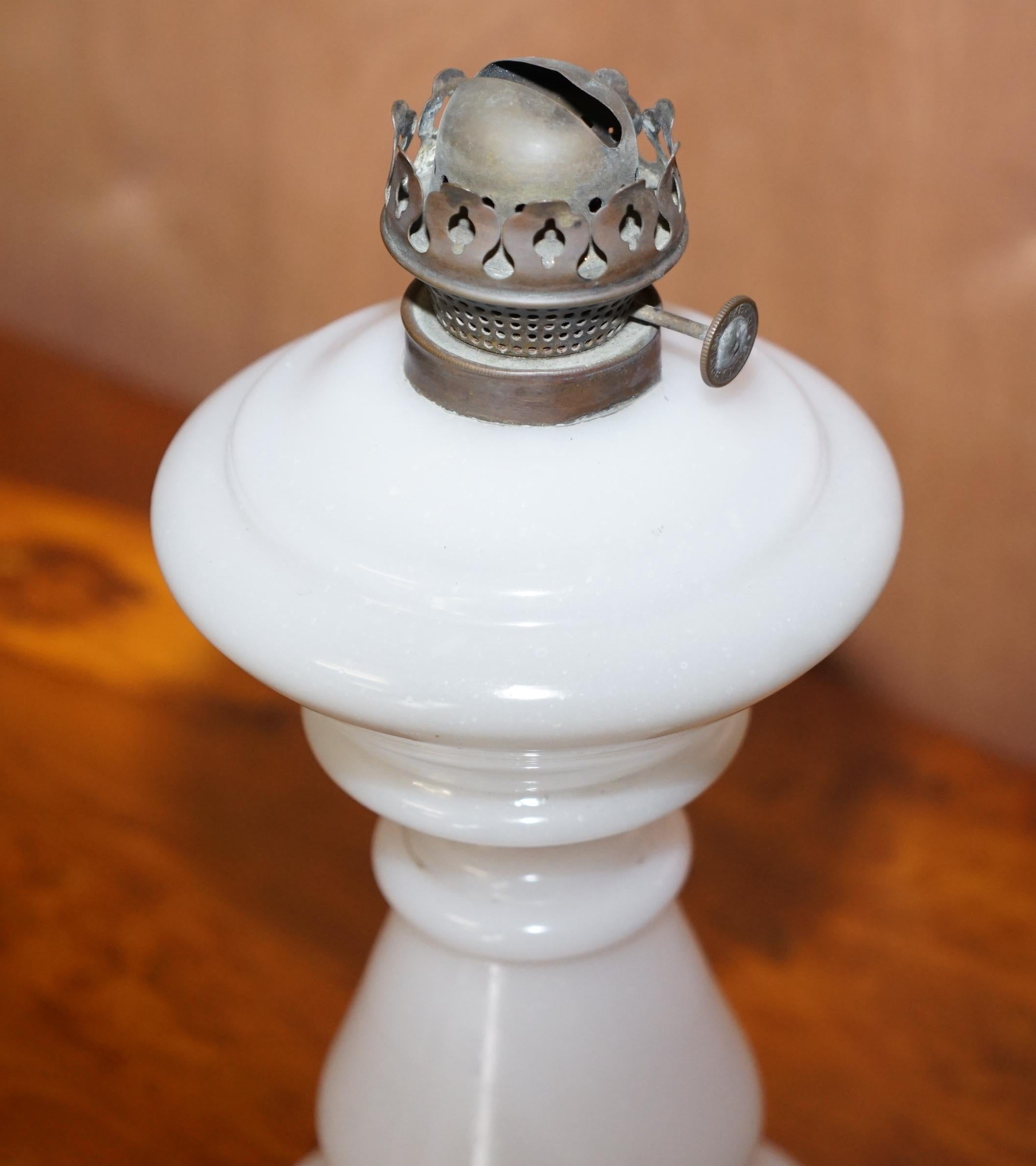 English VICTORIAN OPALINE GLASS OIL LAMP BASE WITH LOVELY WHITE GLASS & ORiGINAL FITTING For Sale
