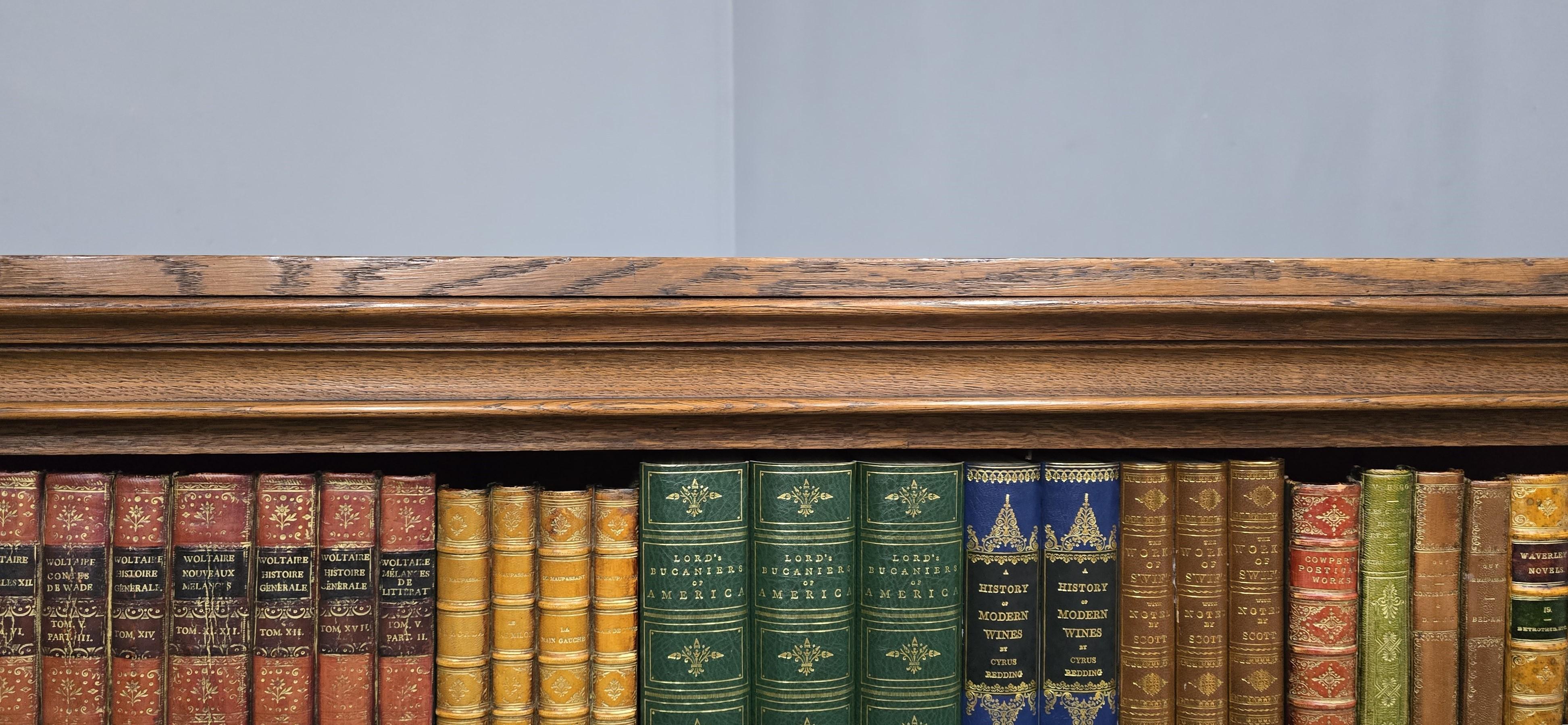 Anglais Bibliothèque victorienne ouverte et ajustable en vente