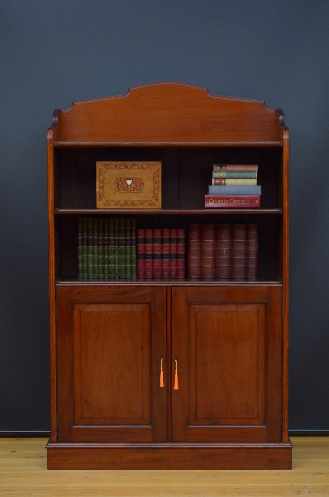 Victorian Open Bookcase in Solid Mahogany For Sale 7