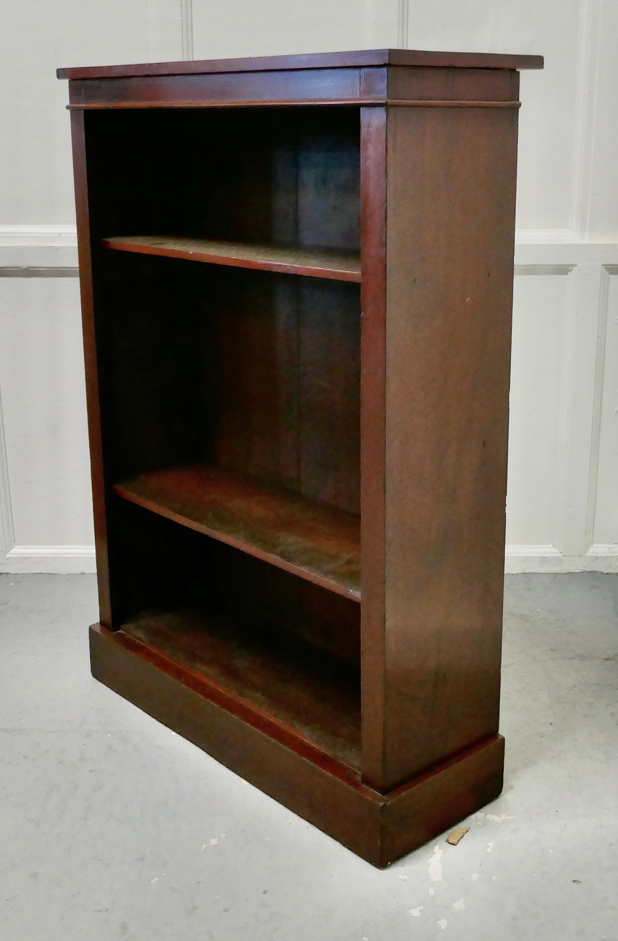 Victorian Open Mahogany Bookcase In Good Condition In Chillerton, Isle of Wight