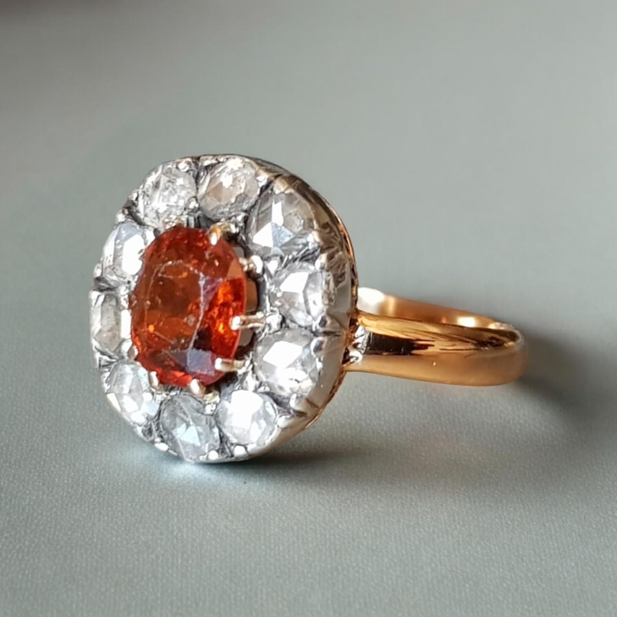 Viktorianisch  Cluster-Ring aus orangefarbenem Spessartin, Granat und Diamant, 19. Jahrhundert (Ovalschliff) im Angebot