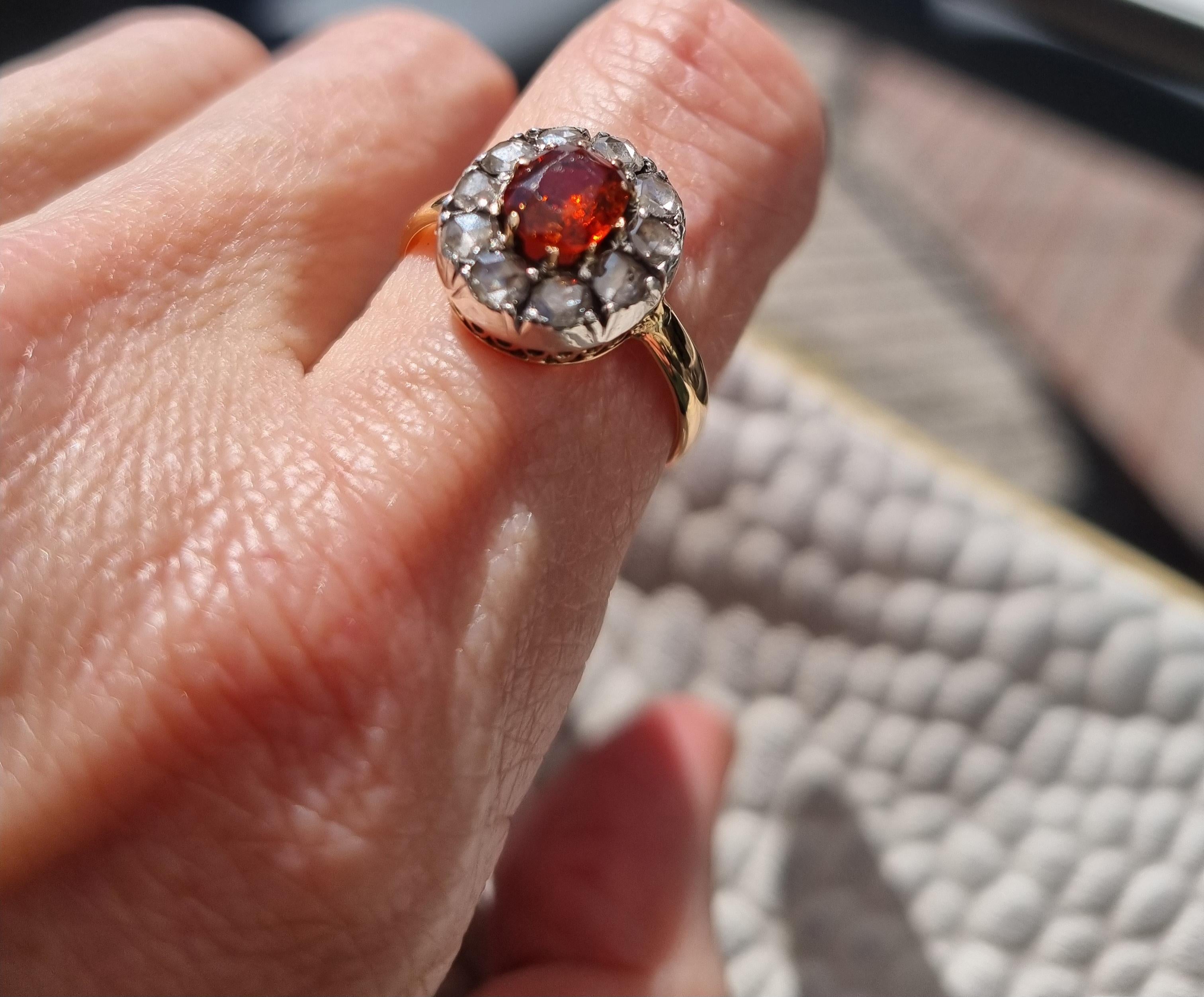 Viktorianisch  Cluster-Ring aus orangefarbenem Spessartin, Granat und Diamant, 19. Jahrhundert im Zustand „Gut“ im Angebot in OVIEDO, AS