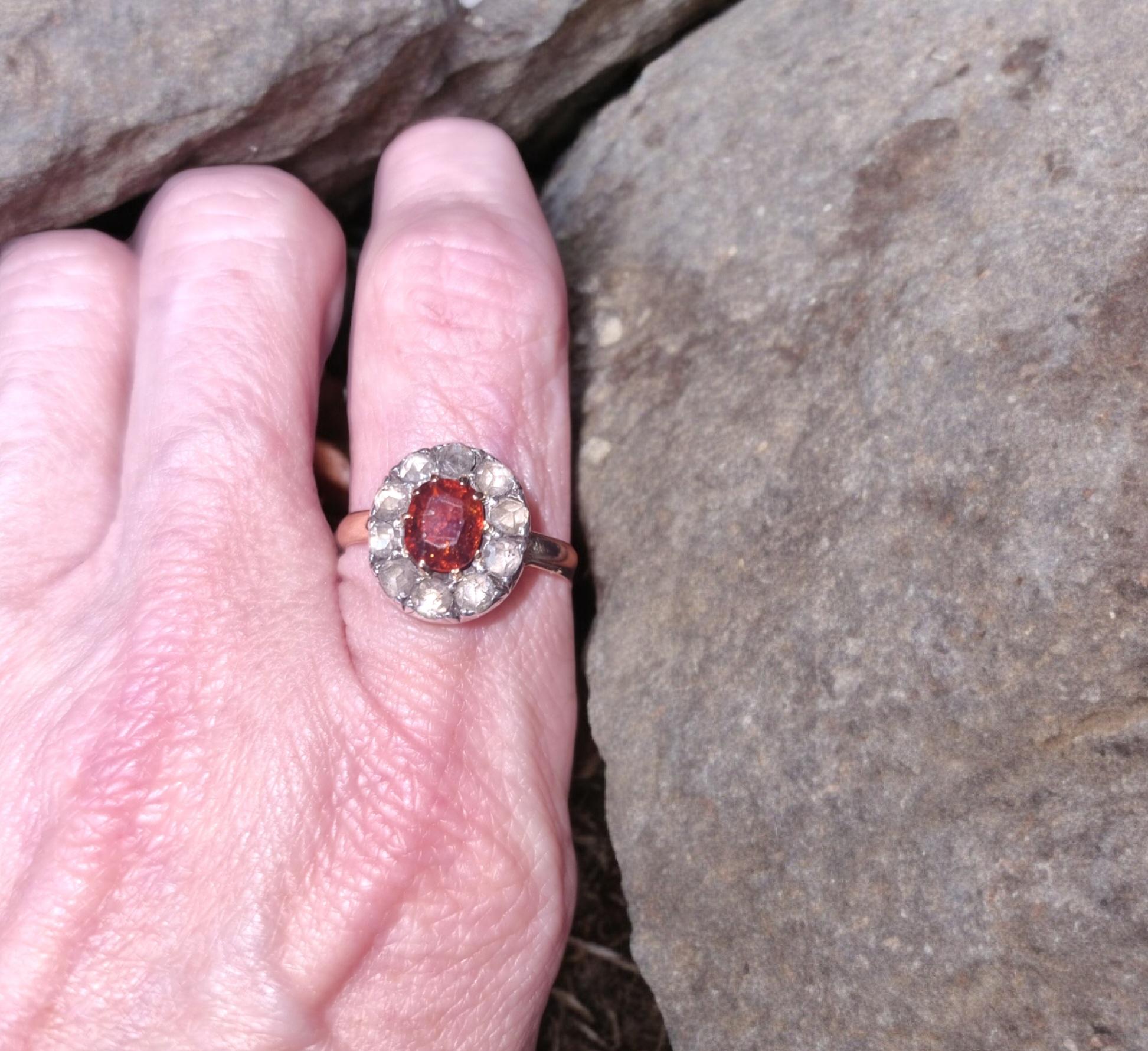 Viktorianisch  Cluster-Ring aus orangefarbenem Spessartin, Granat und Diamant, 19. Jahrhundert im Angebot 3