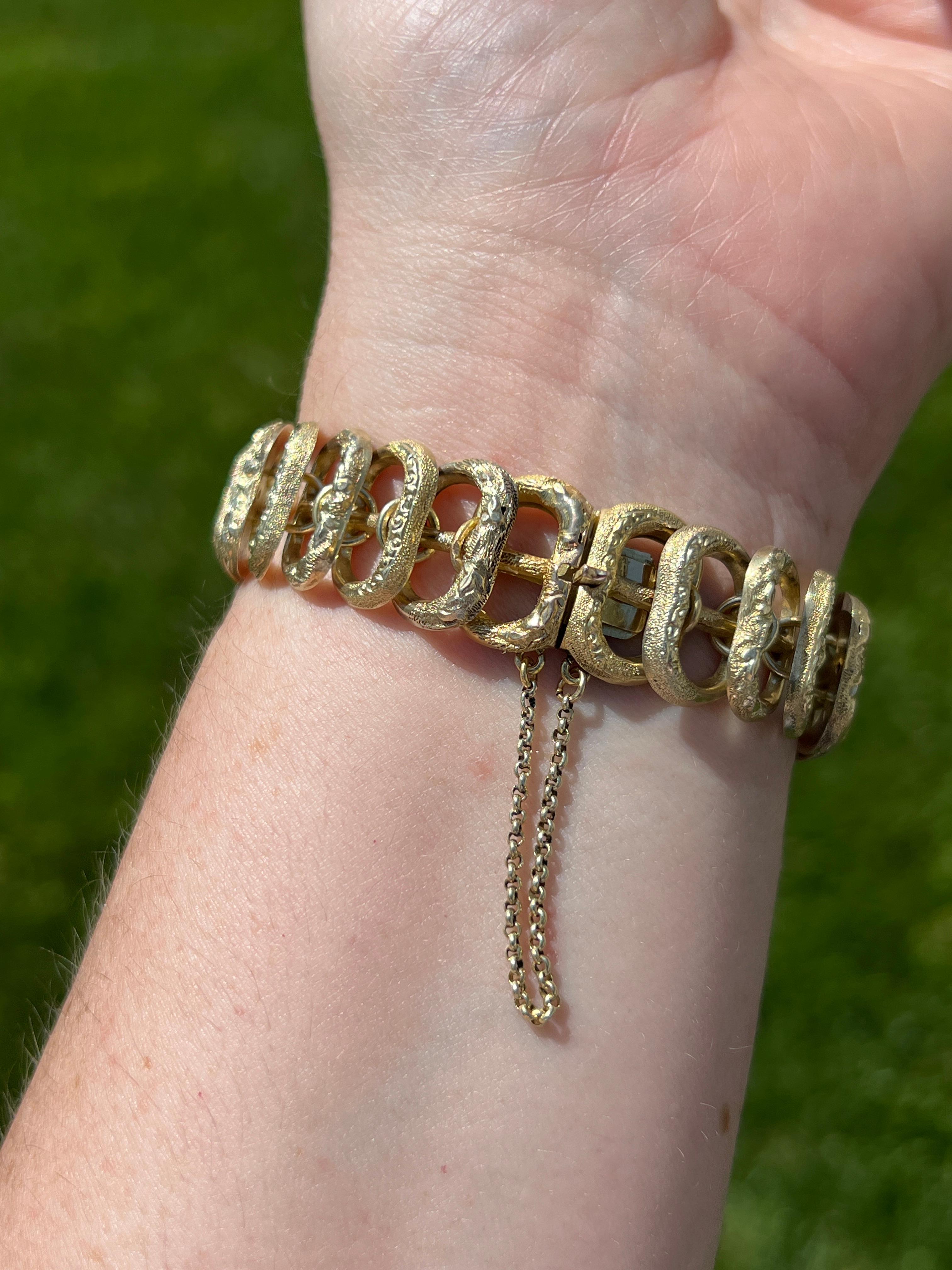 Bracciale vittoriano con motivo a orchidea in oro giallo e perle A Link in vendita 3