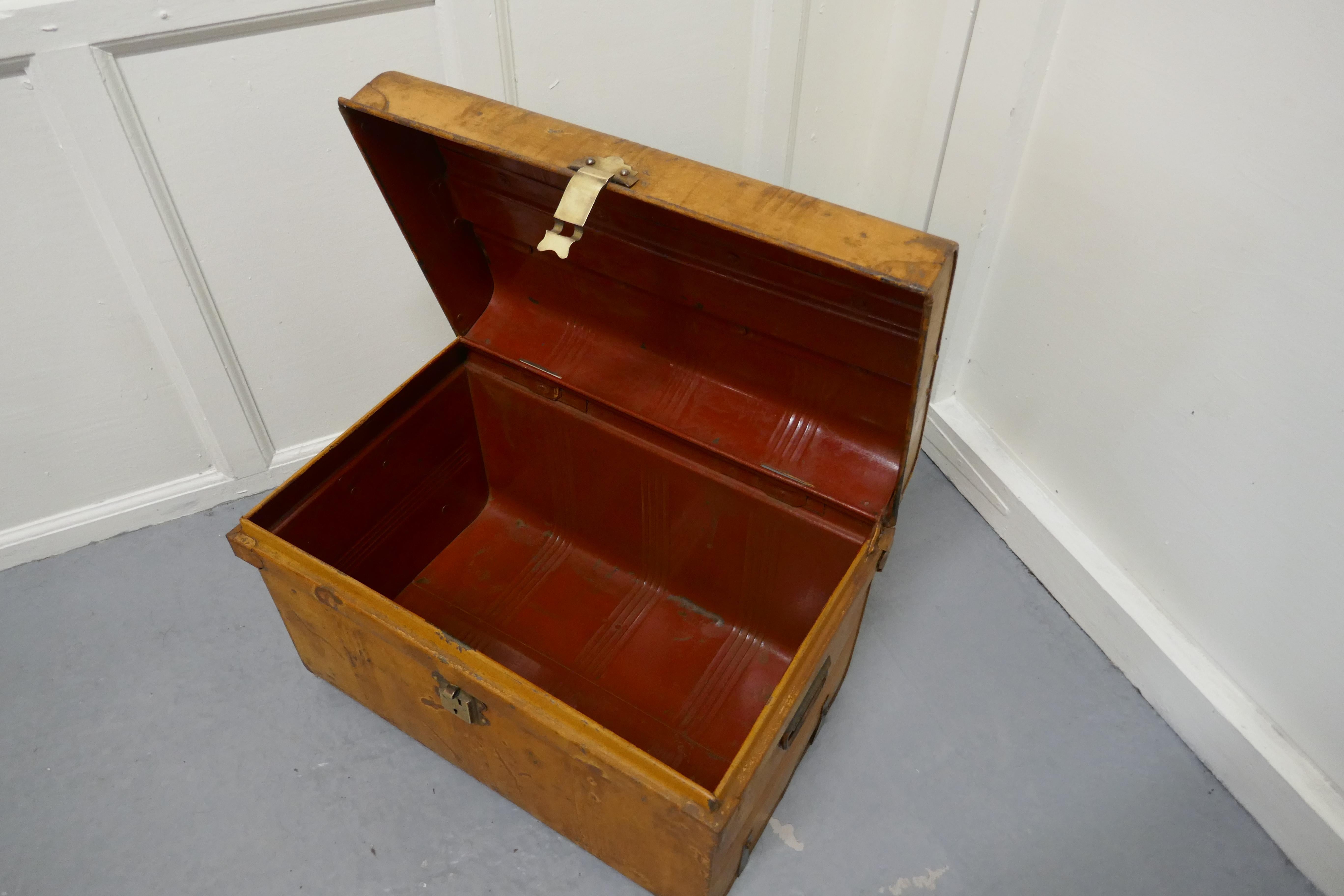 trunk tin