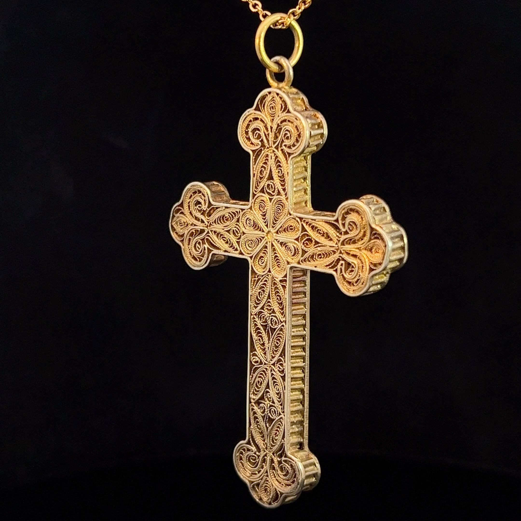 Victorian Ornate Cannetille Silver Gilt Cross Circa 1850 In Good Condition In ADELAIDE, SA
