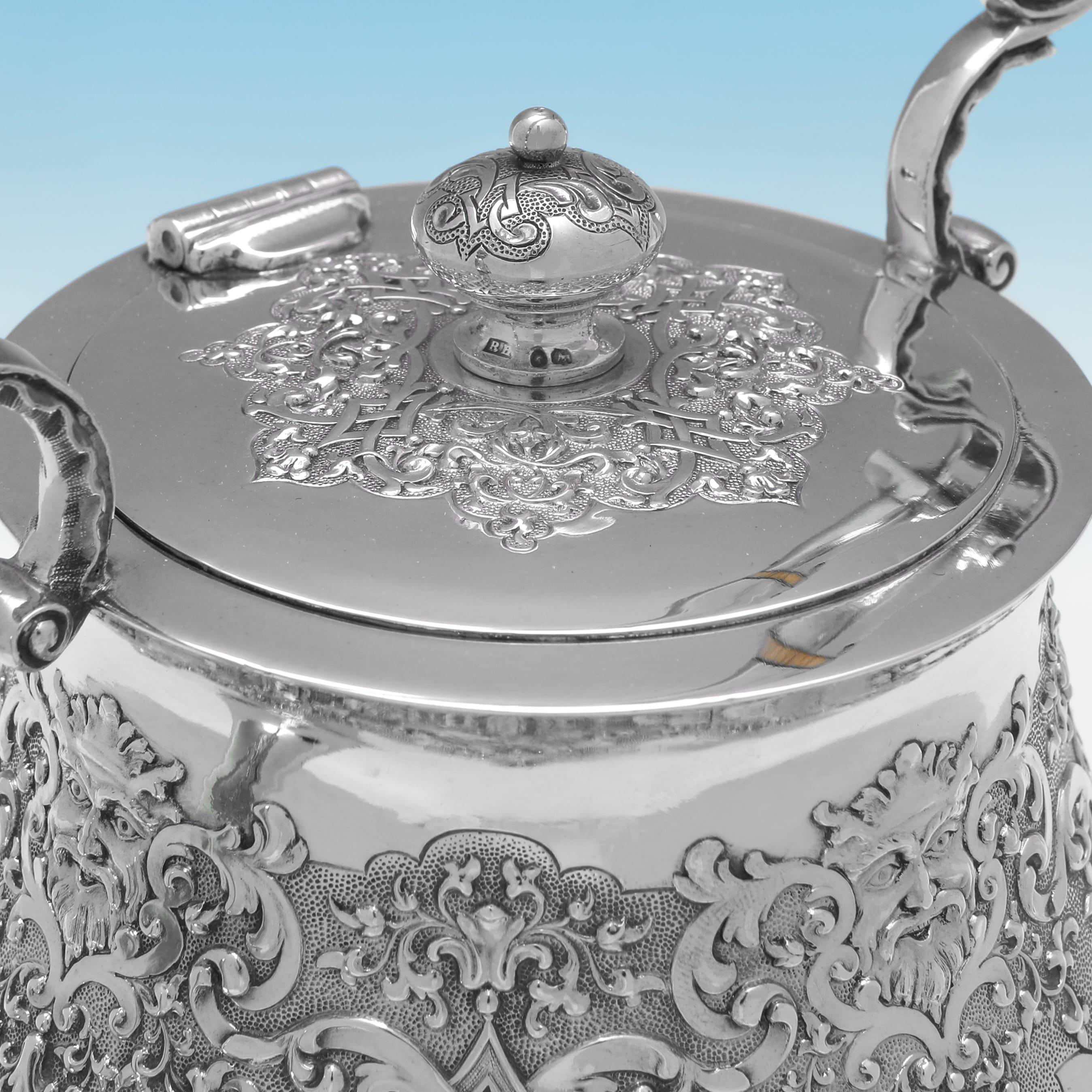 Viktorianische Opulenz im viktorianischen Stil: 1871 Sterlingsilber-Kessel des großen Robert Hennell IV. (Englisch) im Angebot