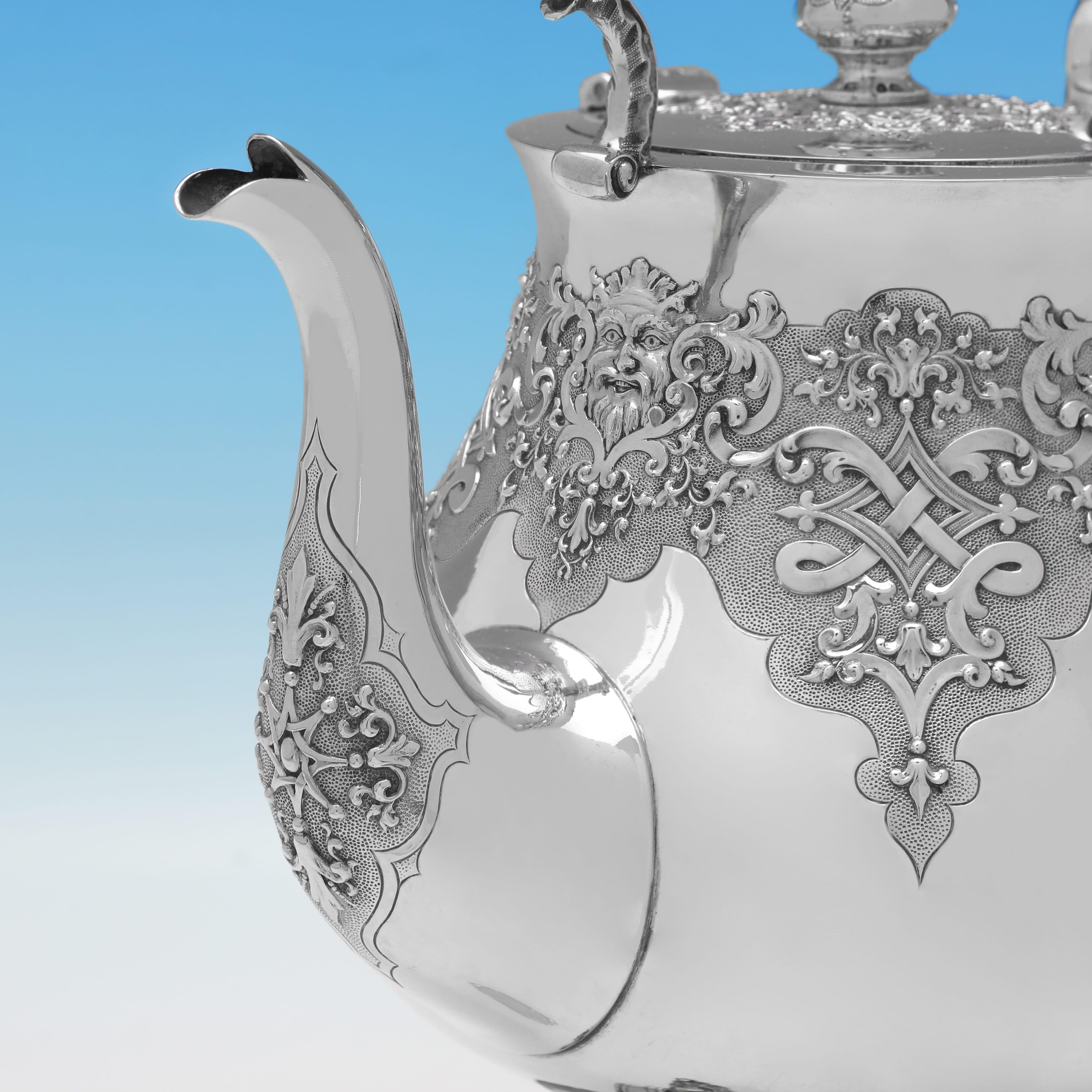 Viktorianische Opulenz im viktorianischen Stil: 1871 Sterlingsilber-Kessel des großen Robert Hennell IV. im Zustand „Gut“ im Angebot in London, London
