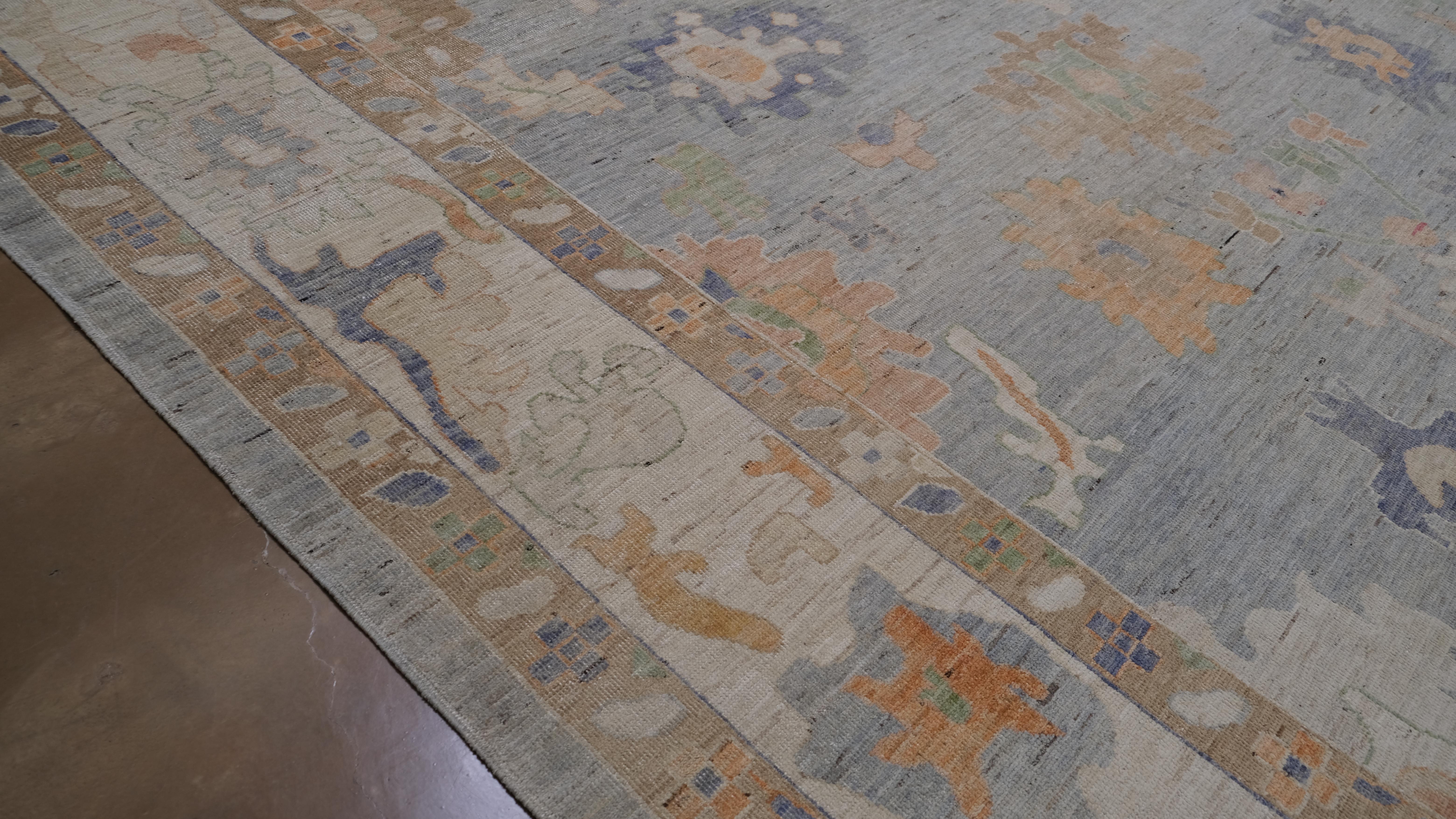 Viktorianischer weicher pastellfarbener Wollteppich mit Oushak-Muster 13'3''x17'8'' (Wolle) im Angebot