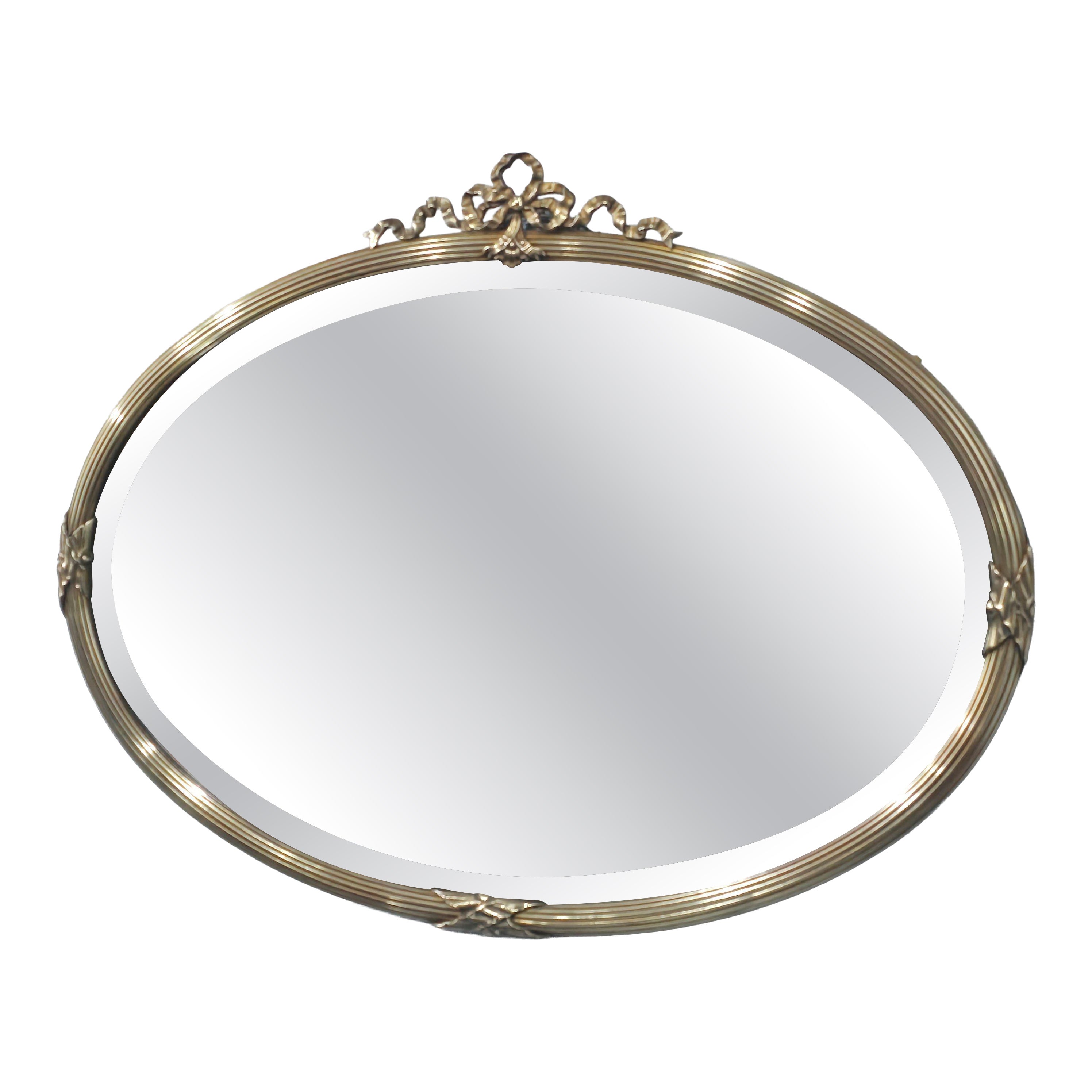 Specchio ovale vittoriano in ottone in vendita