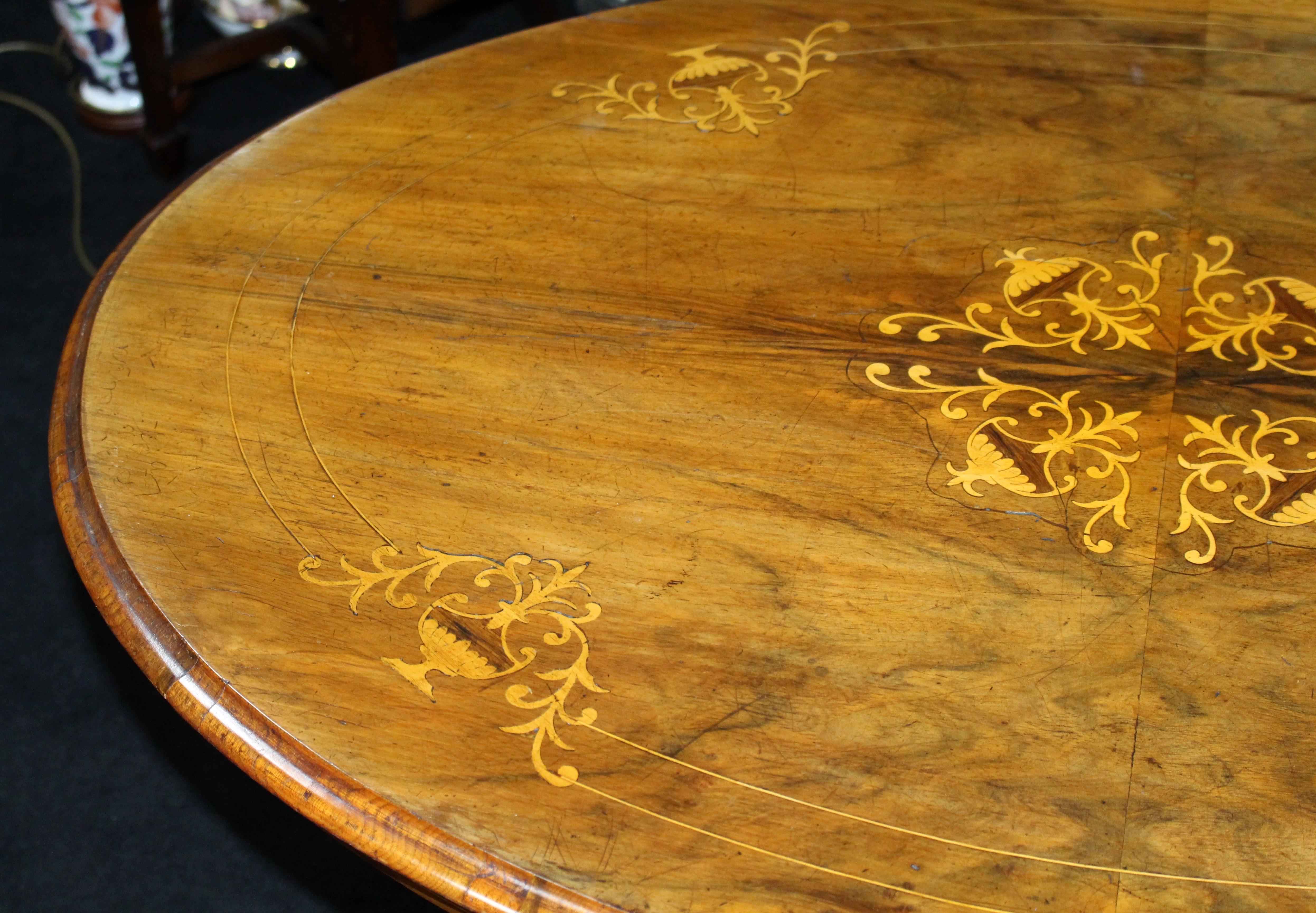 Victorian Oval Inlaid Tilt-Top Table im Zustand „Gut“ in Worcester, Worcestershire
