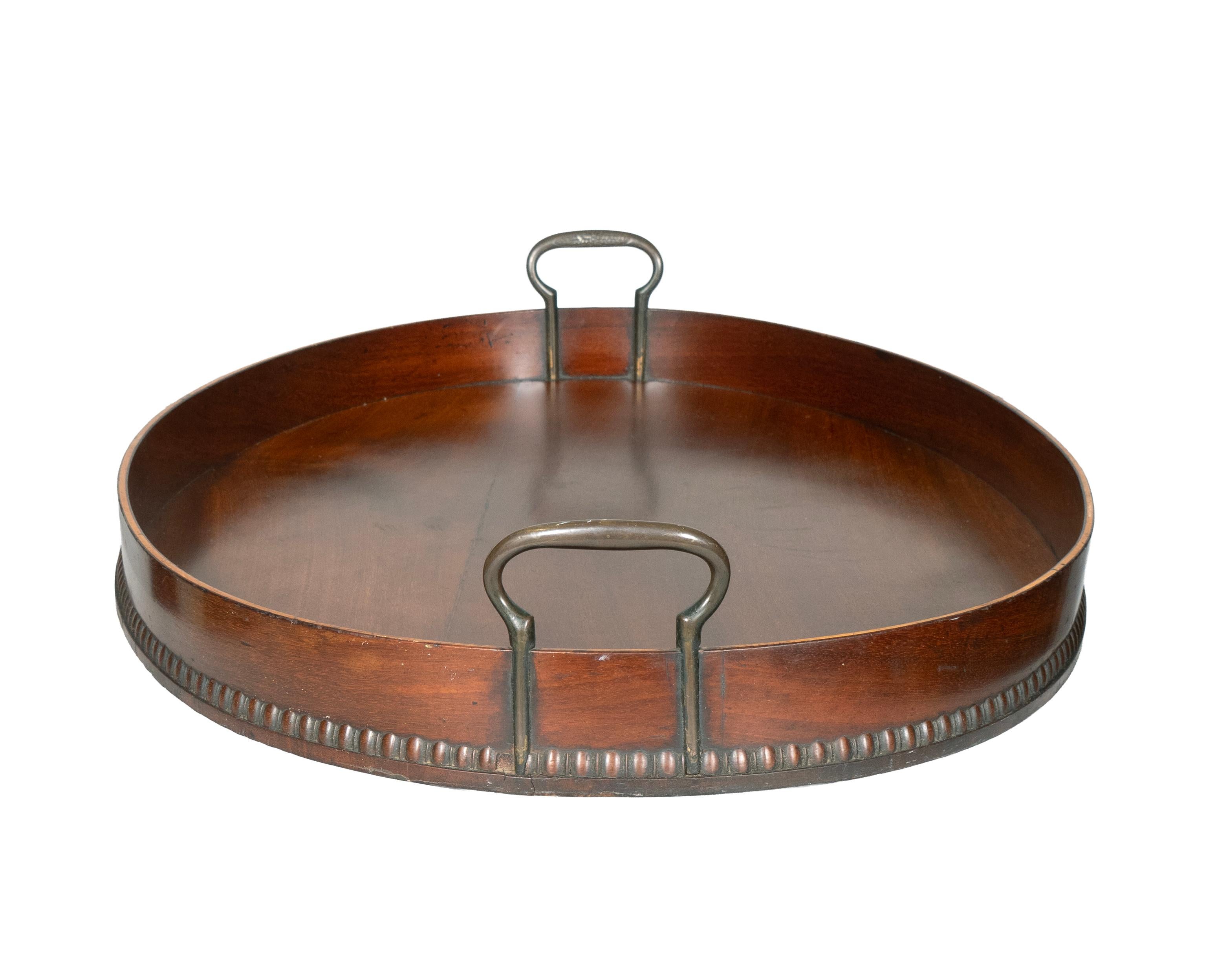 Inglese Vassoio ovale vittoriano in mogano in vendita